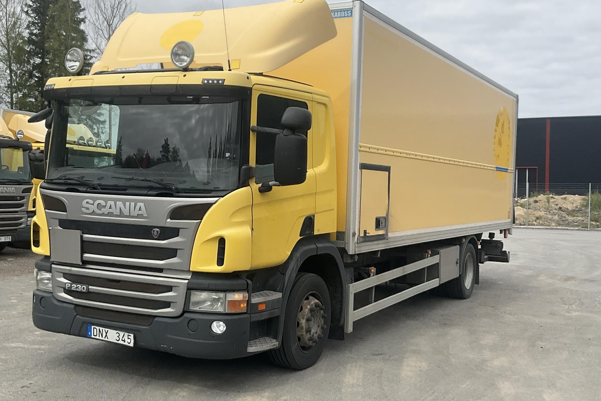 Scania P230 - 464 222 km - Automatic - yellow - 2013