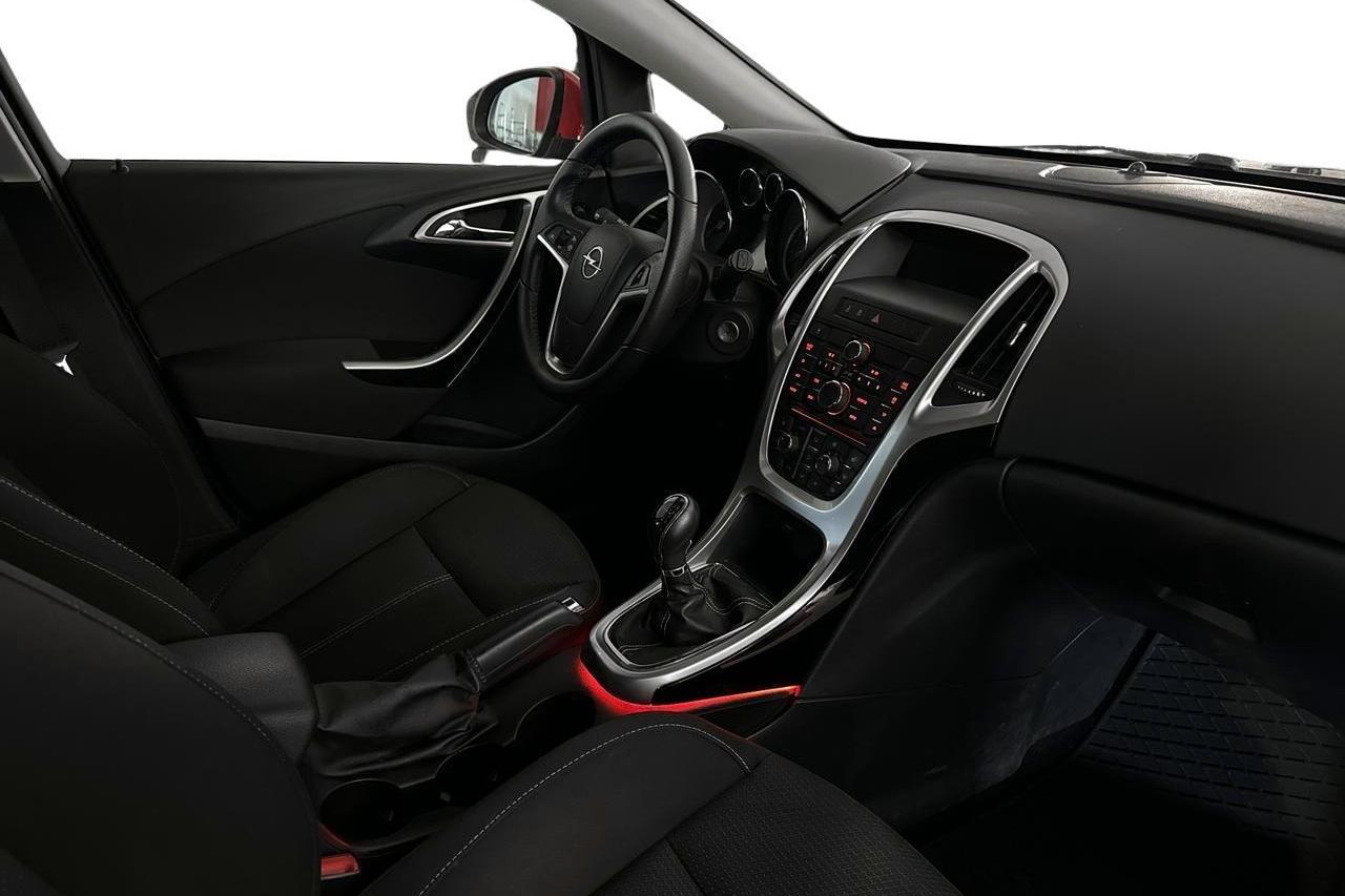 Opel Astra 1.4 Turbo ECOTEC Sports Tourer (140hk) - 136 730 km - Manual - red - 2013