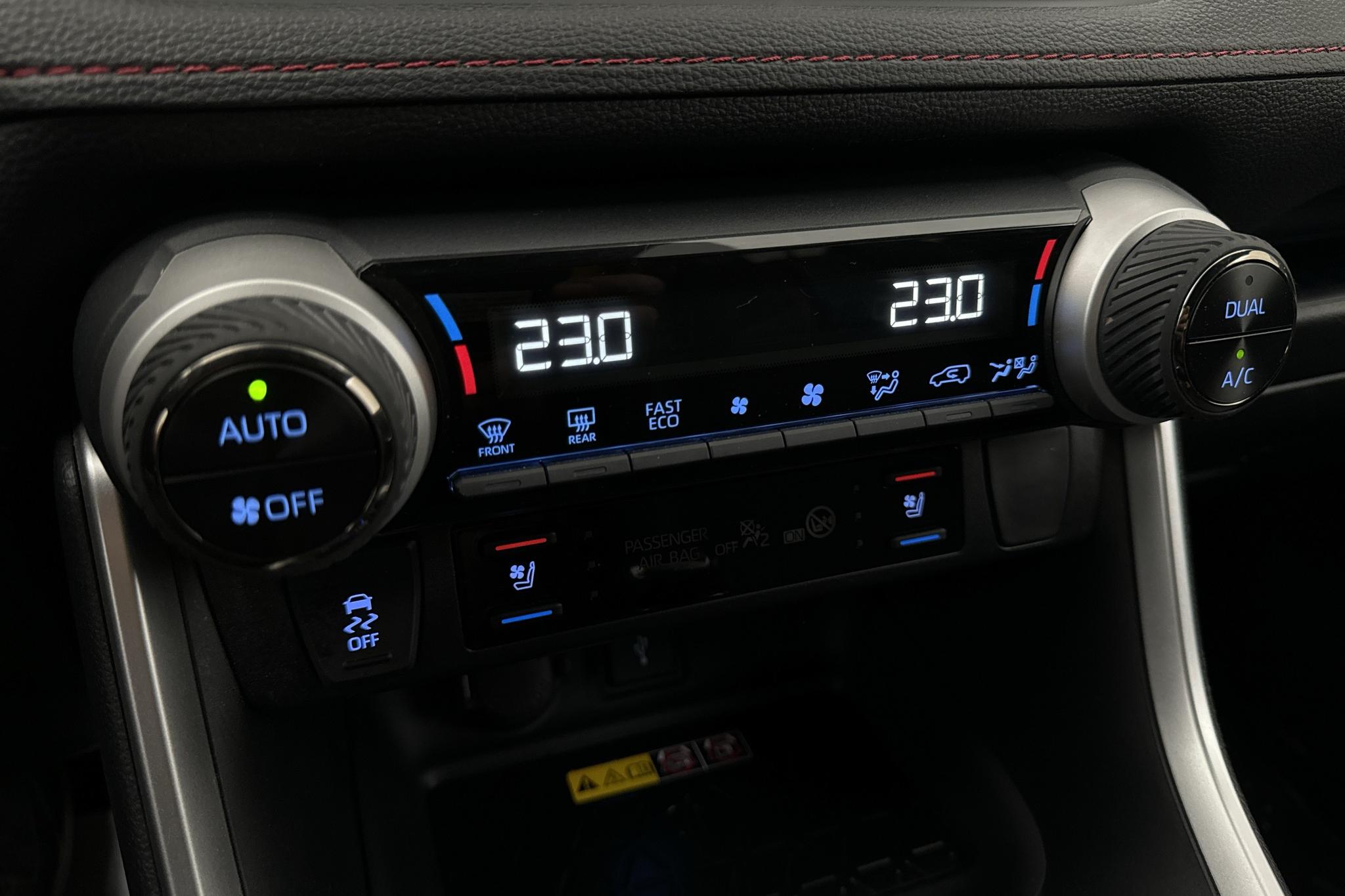 Toyota RAV4 2.5 Plug-in Hybrid AWD (306hk) - 91 360 km - Automatic - gray - 2022