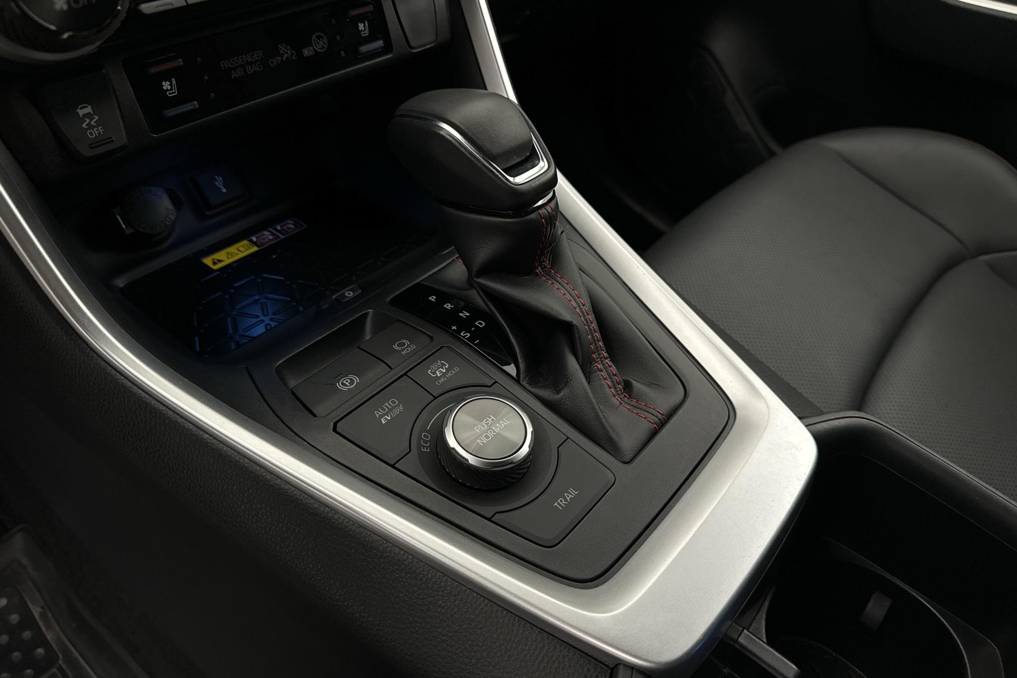 Toyota RAV4 2.5 Plug-in Hybrid AWD (306hk) - 9 136 mil - Automat - grå - 2022