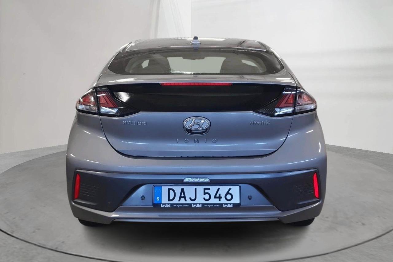 Hyundai IONIQ Electric (136hk) - 52 930 km - Automatic - gray - 2020