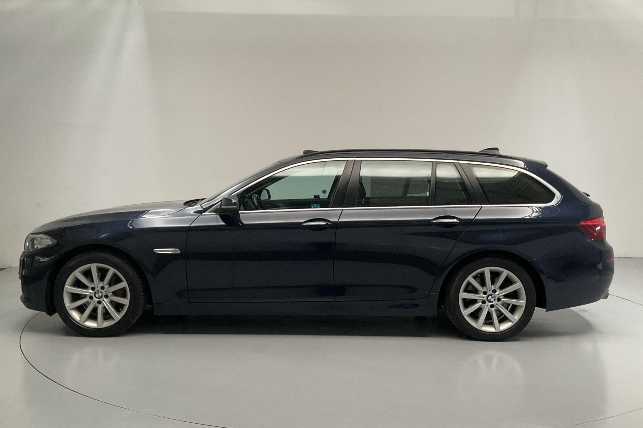 BMW 530d xDrive Touring, F11 (258hk) - 155 630 km - Automatyczna - niebieski - 2015