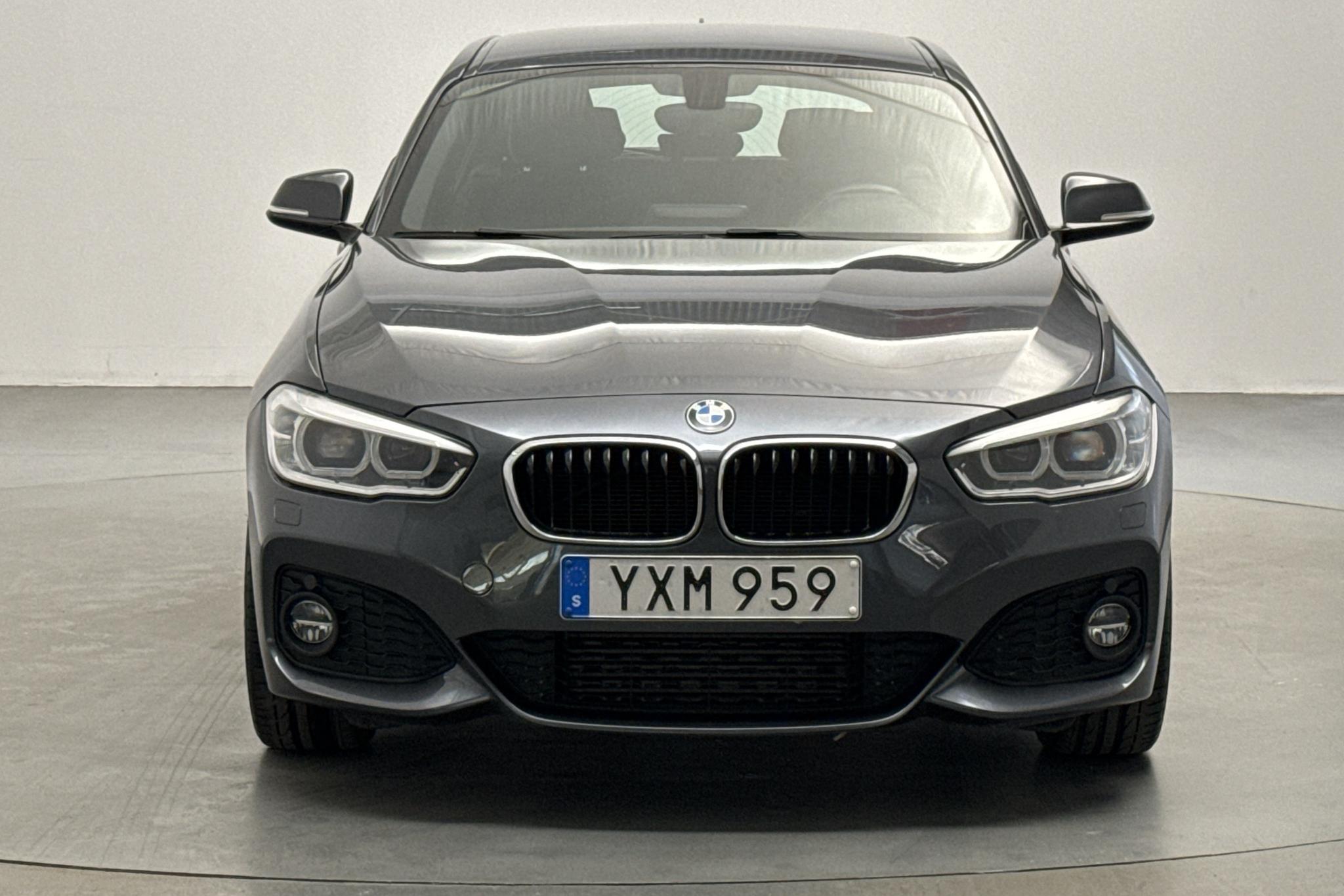 BMW 118i 5dr, F20 (136hk) - 44 250 km - Manualna - szary - 2018