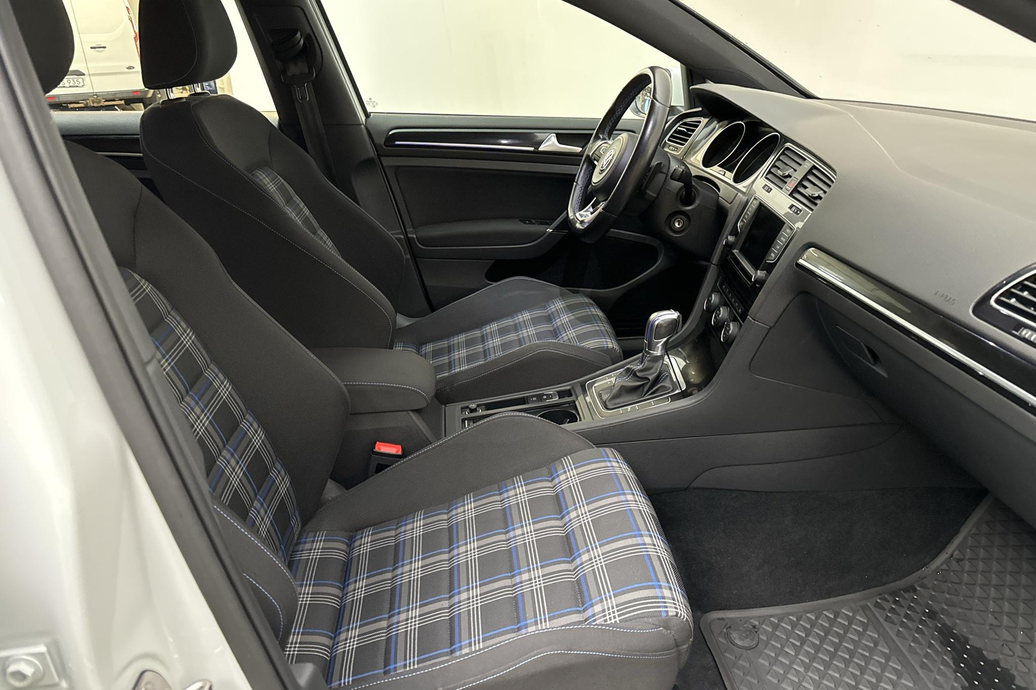 VW Golf VII GTE 5dr (204hk) - 105 190 km - Automaatne - valge - 2017