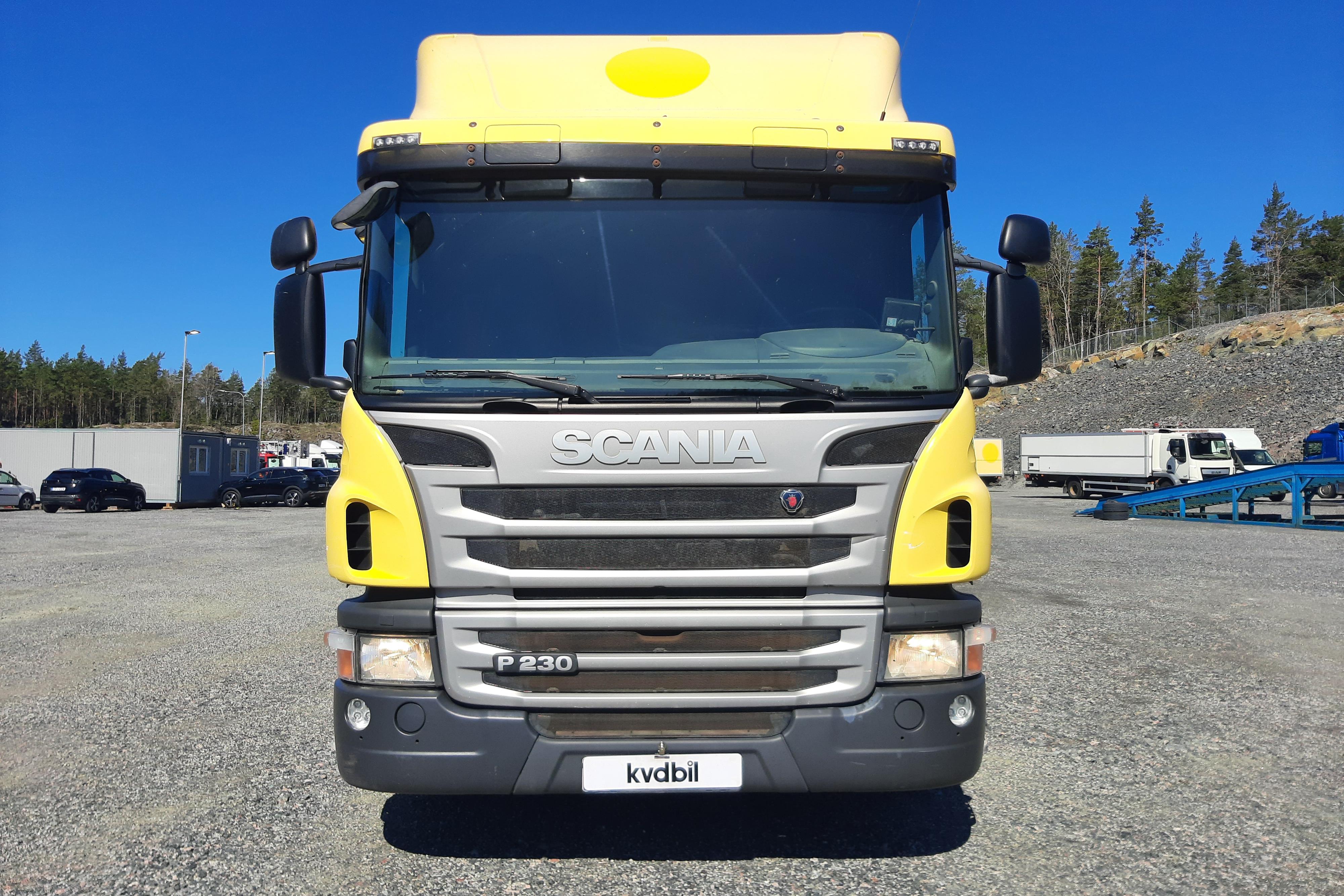 Scania P230 - 505 562 km - Automat - gul - 2013