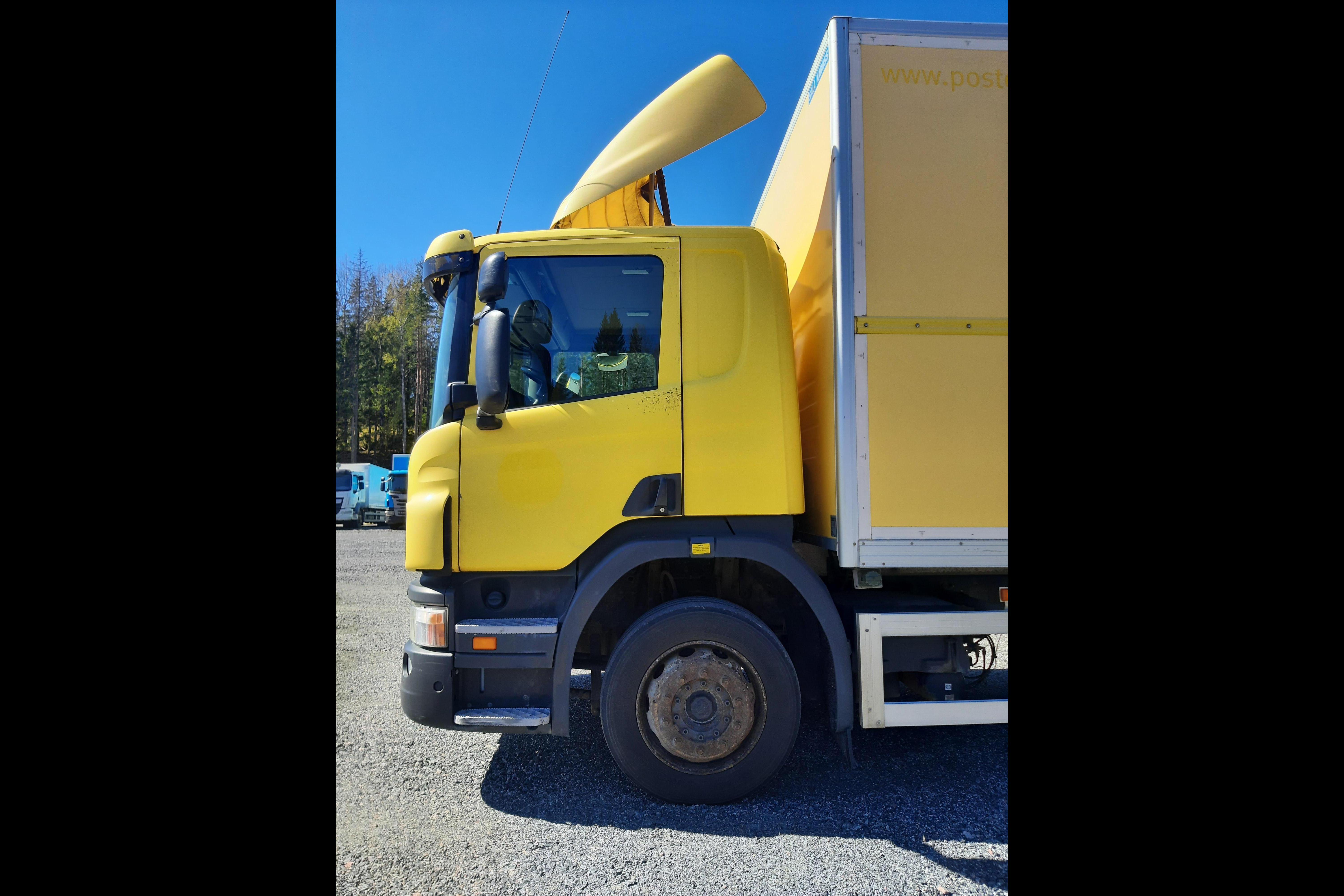 Scania P230 - 505 562 km - Automatyczna - żółty - 2013