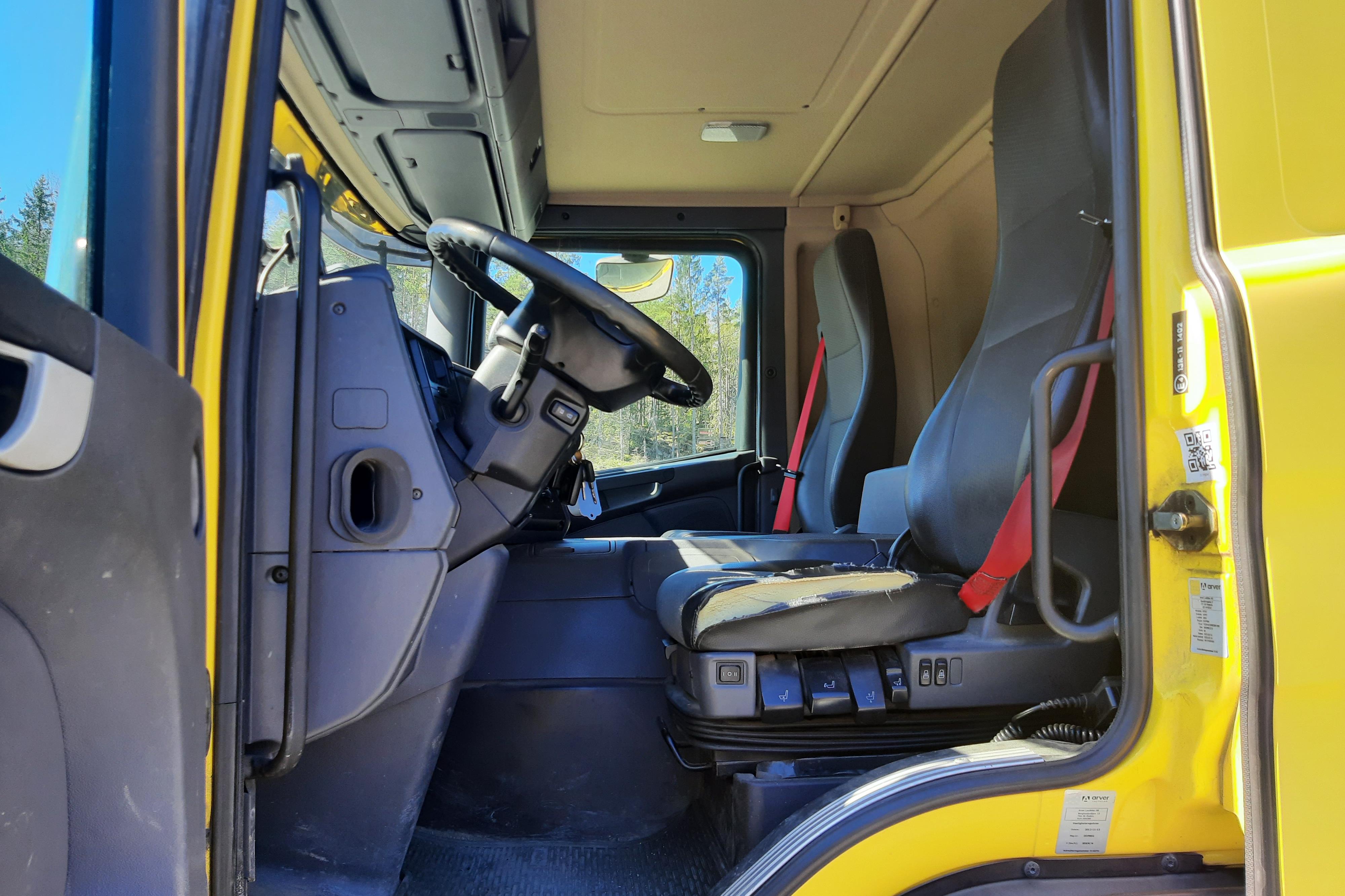 Scania P230 - 505 562 km - Automatic - yellow - 2013