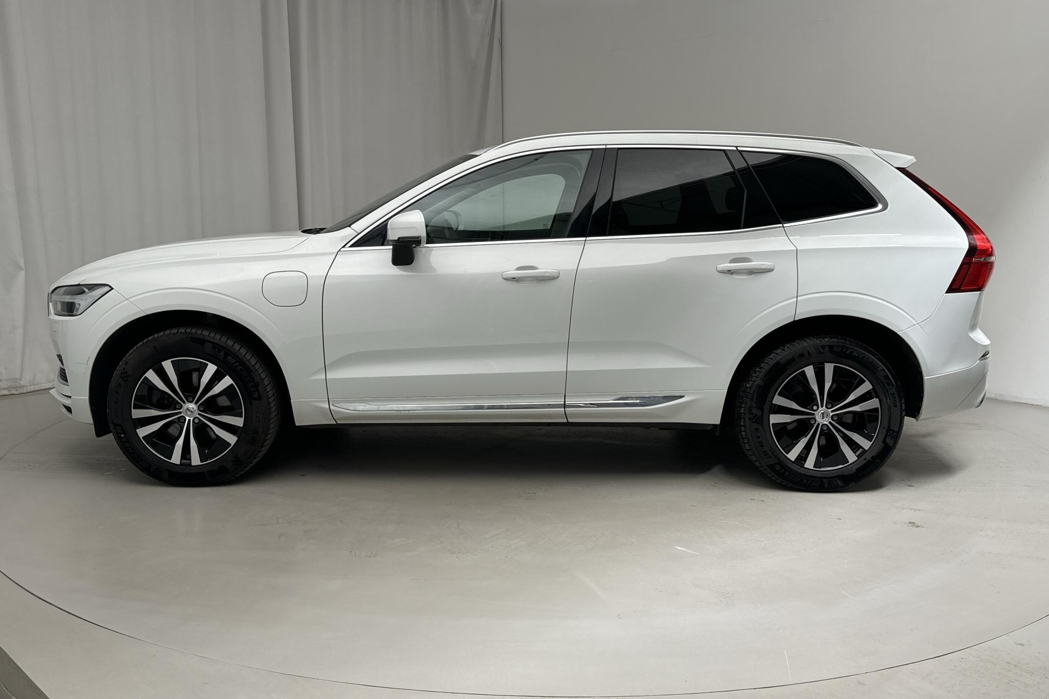 Volvo XC60 T6 AWD Recharge (340hk) - 64 140 km - Automatic - white - 2021
