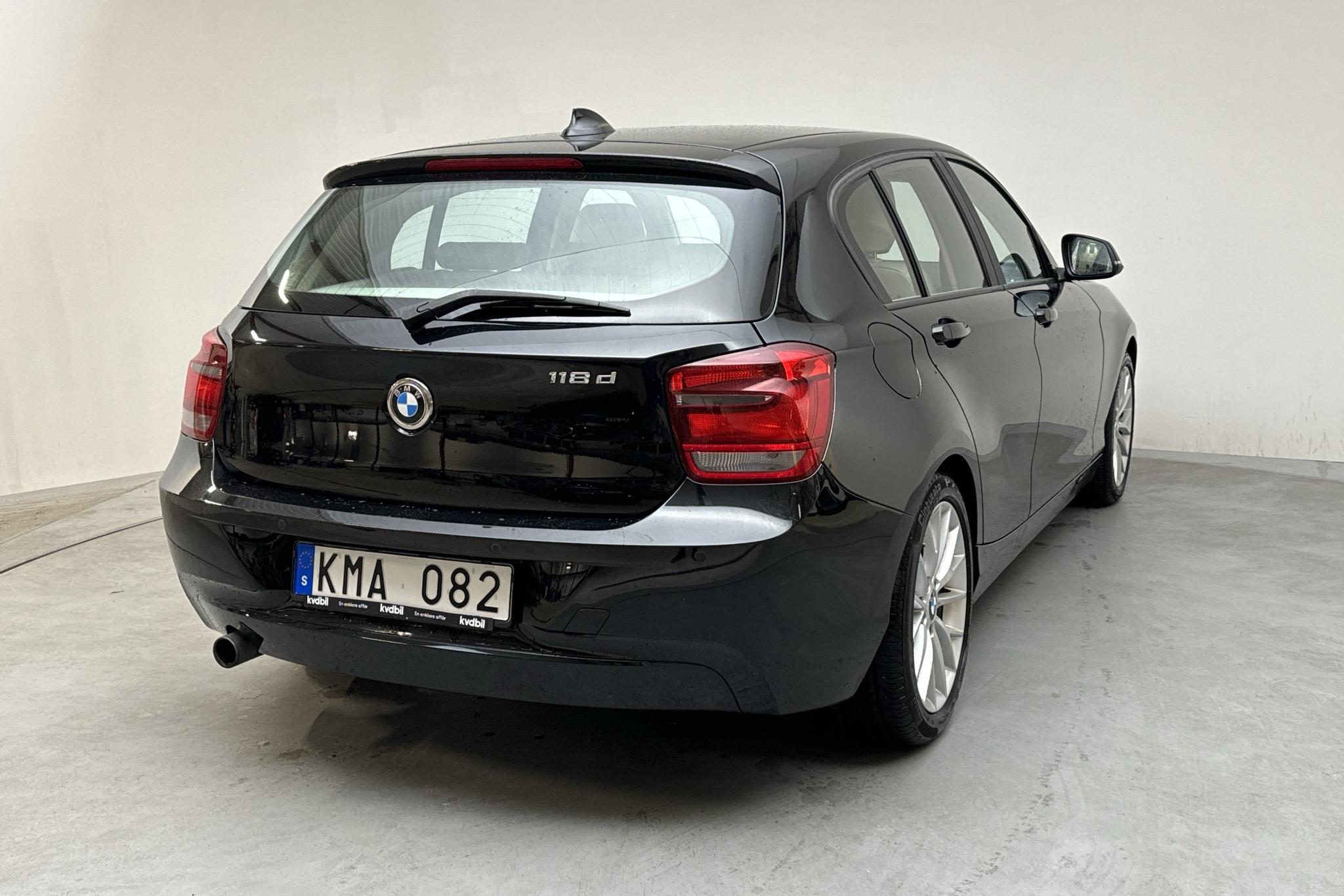 BMW 118d 5dr, F20 (143hk) - 90 660 km - Manualna - czarny - 2012