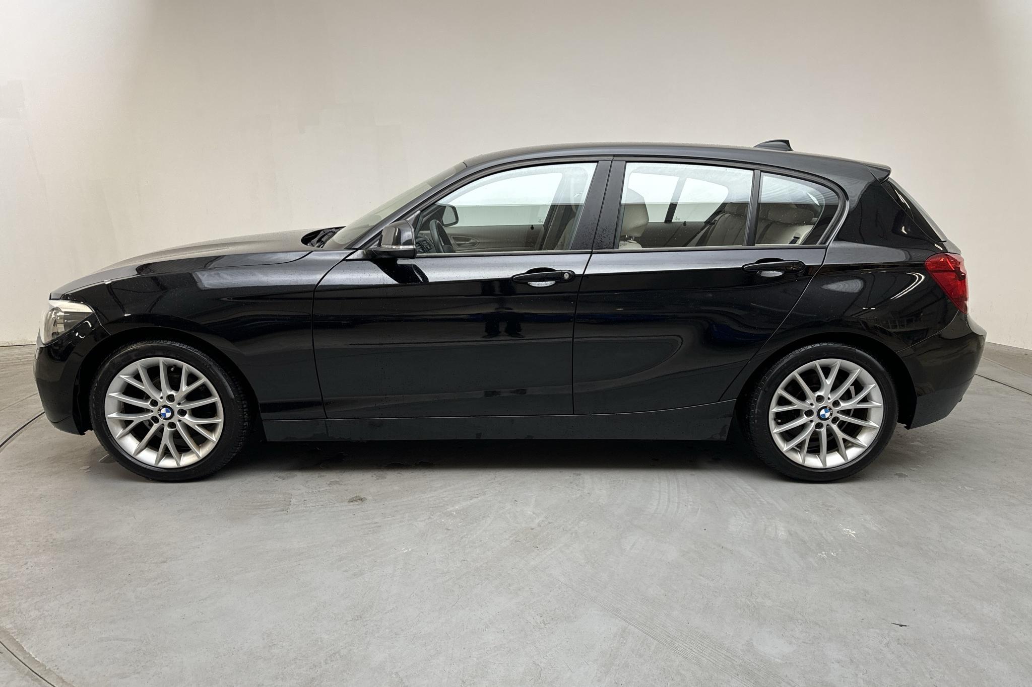 BMW 118d 5dr, F20 (143hk) - 90 660 km - Käsitsi - must - 2012