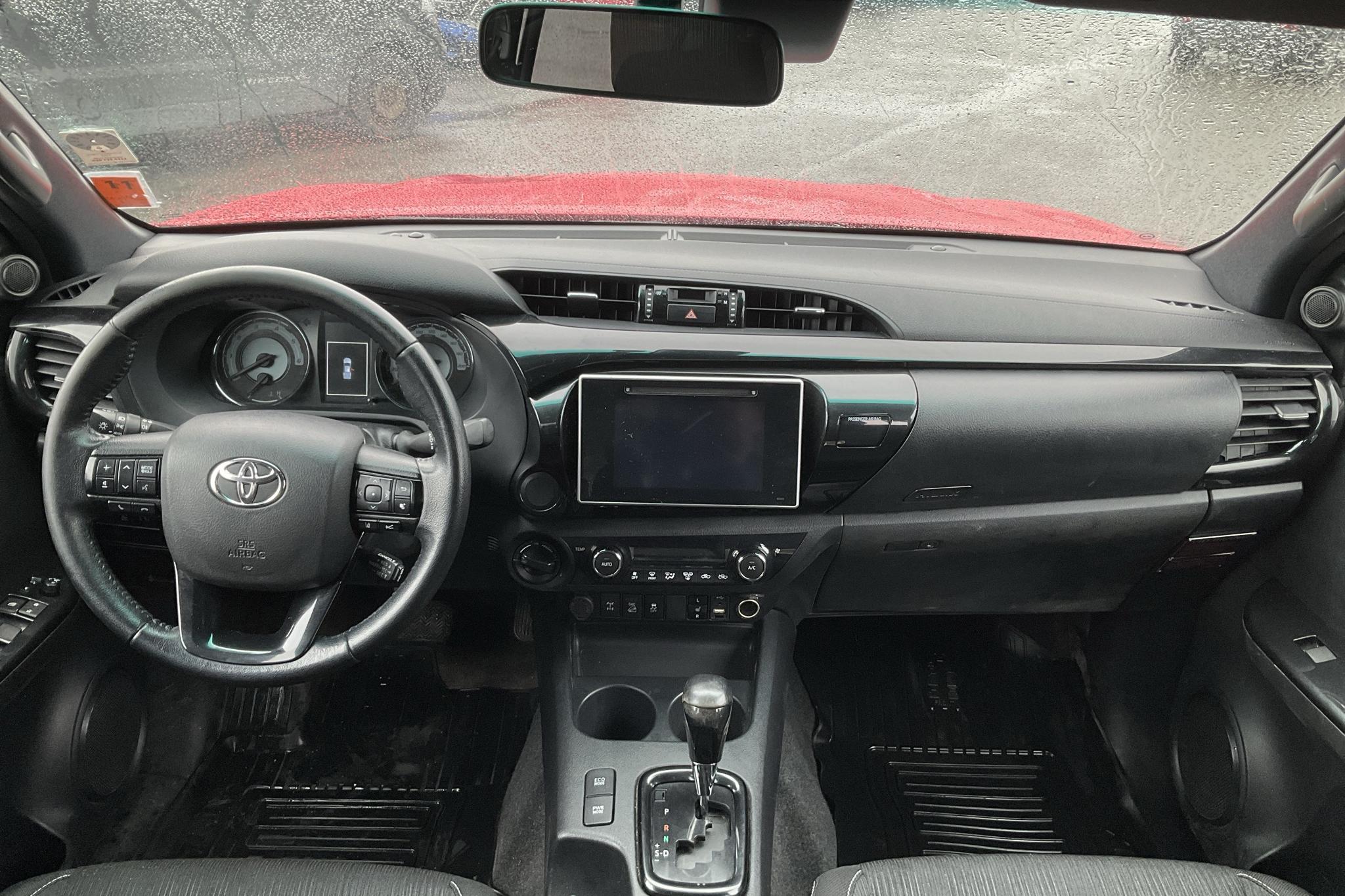 Toyota Hilux 2.4 D 4WD (150hk) - 8 524 mil - Automat - röd - 2020