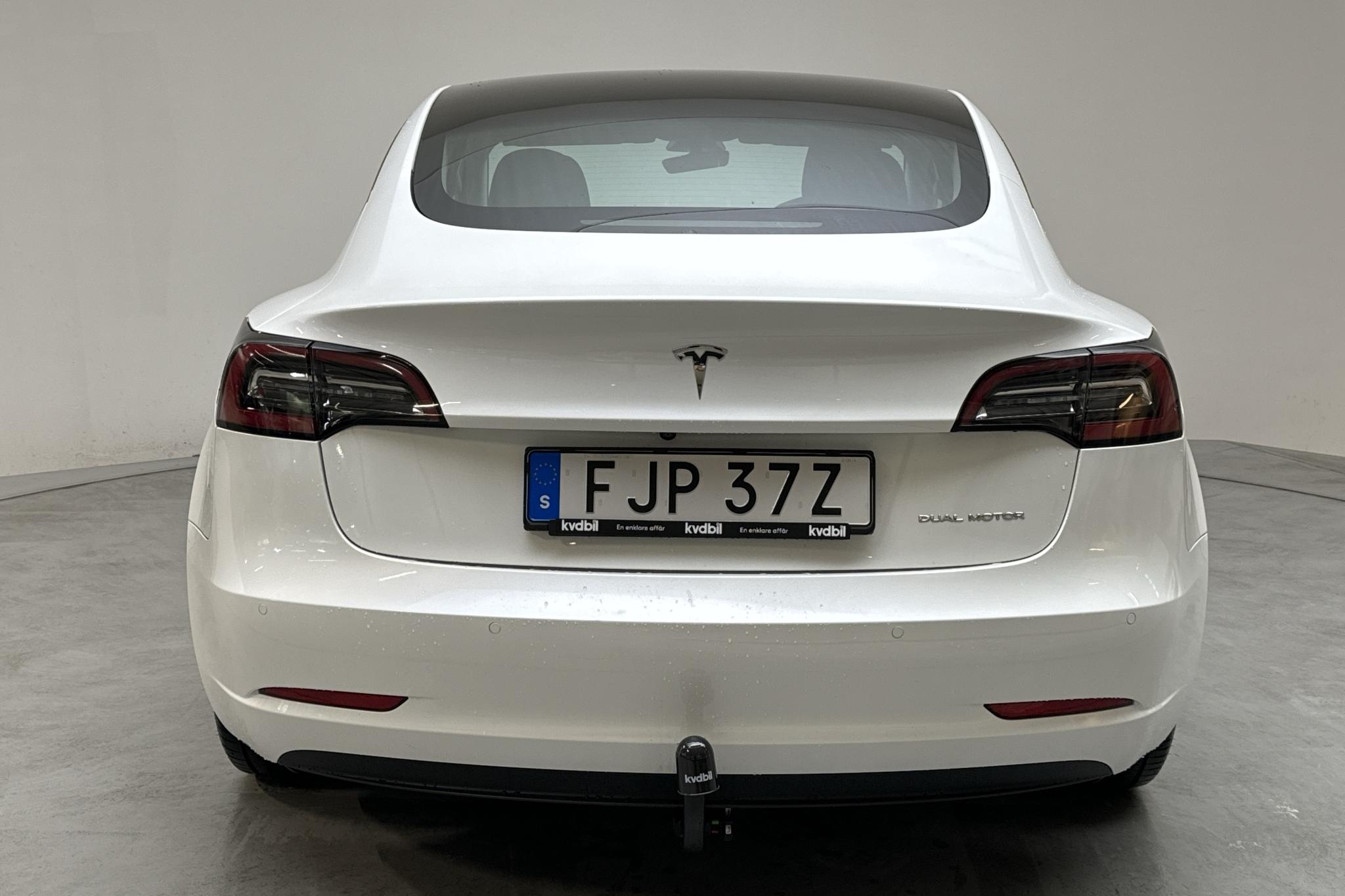Tesla Model 3 Long Range Dual Motor AWD - 10 569 mil - Automat - vit - 2021