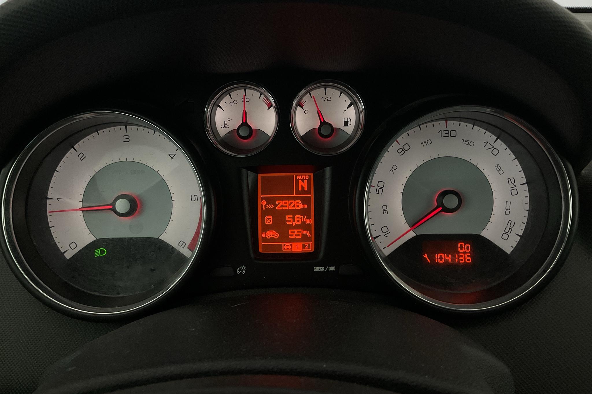 Peugeot 308 SW 1.6 e-HDi (112hk) - 10 413 mil - Automat - vit - 2012