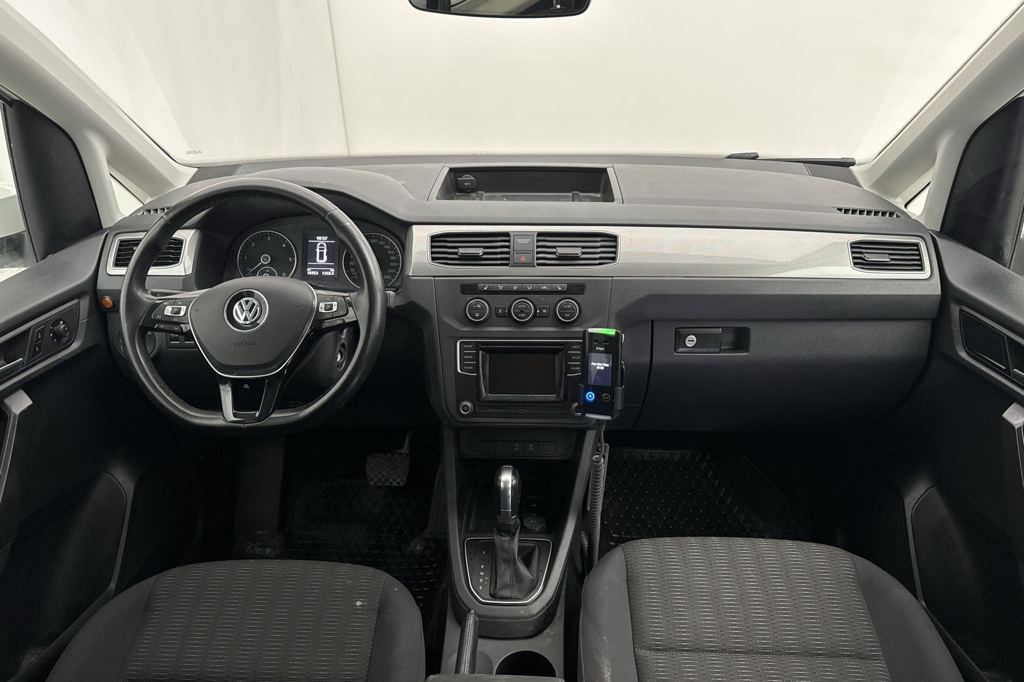 VW Caddy Maxi Life 2.0 TDI 4MOTION (150hk) - 1 696 mil - Automat - vit - 2019