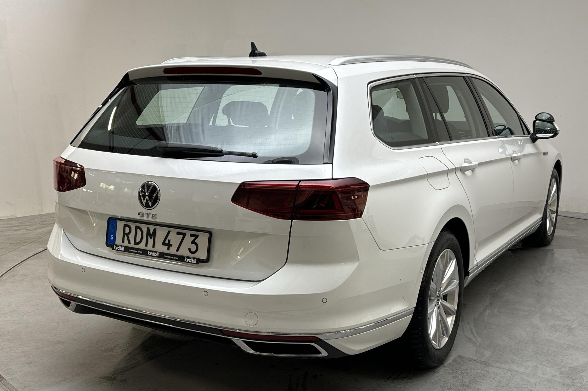 VW Passat 1.4 GTE Sportscombi (218hk) - 43 540 km - Automatic - white - 2021