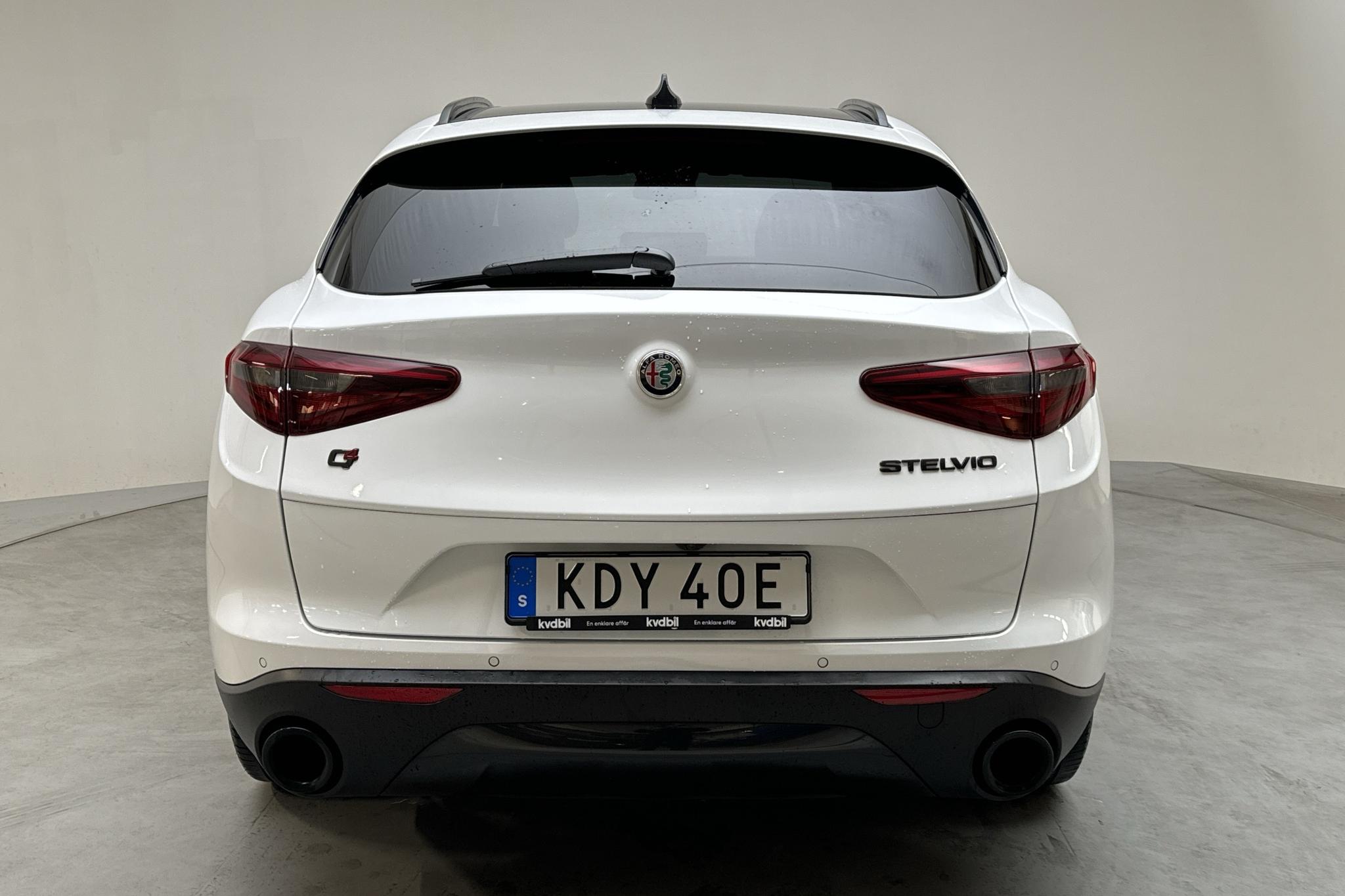Alfa Romeo Stelvio 2.0 AWD (280hk) - 58 380 km - Automatic - white - 2019