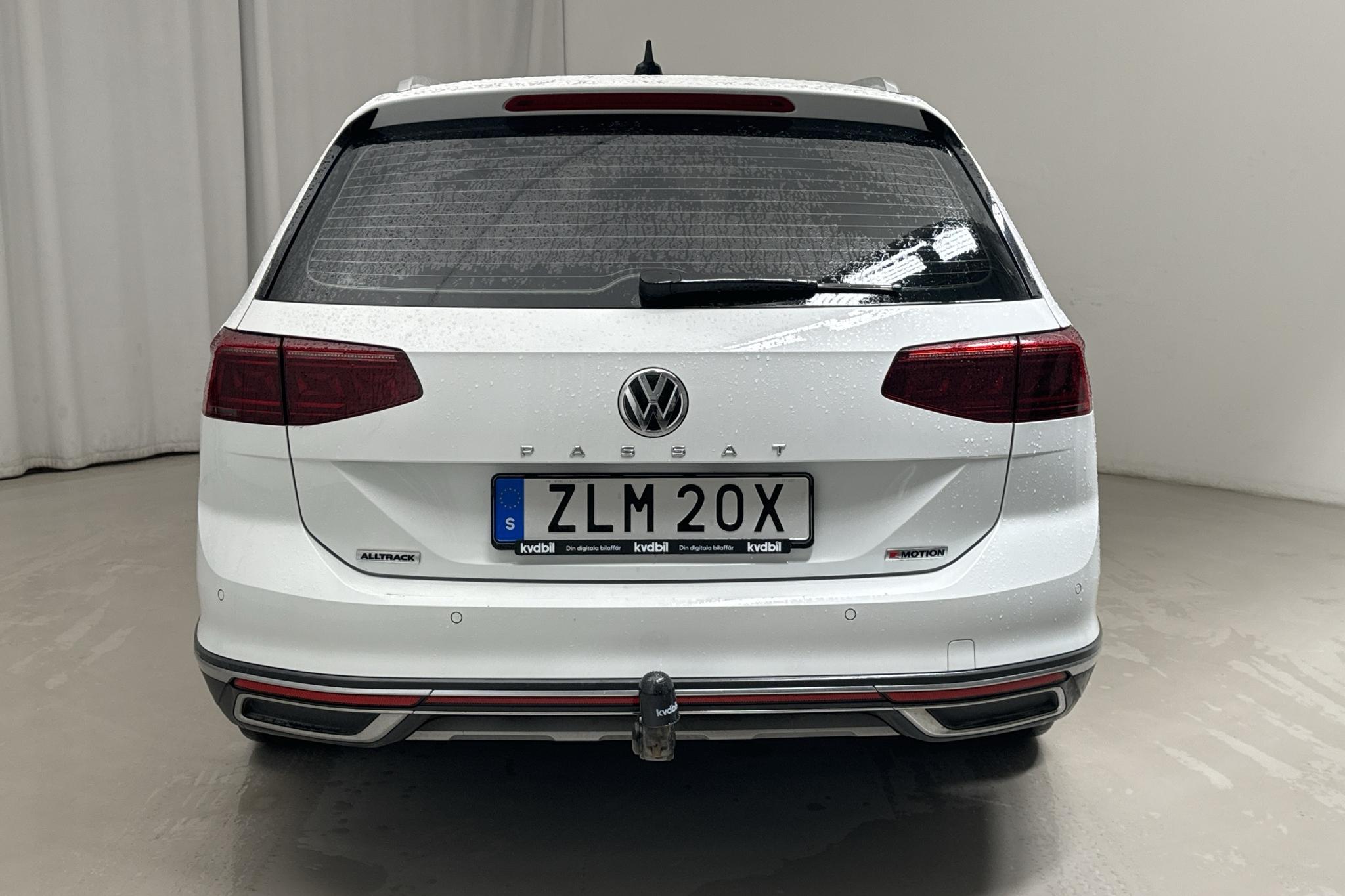 VW Passat 2.0 TDI Sportscombi 4MOTION (190hk) - 11 371 mil - Automat - vit - 2020