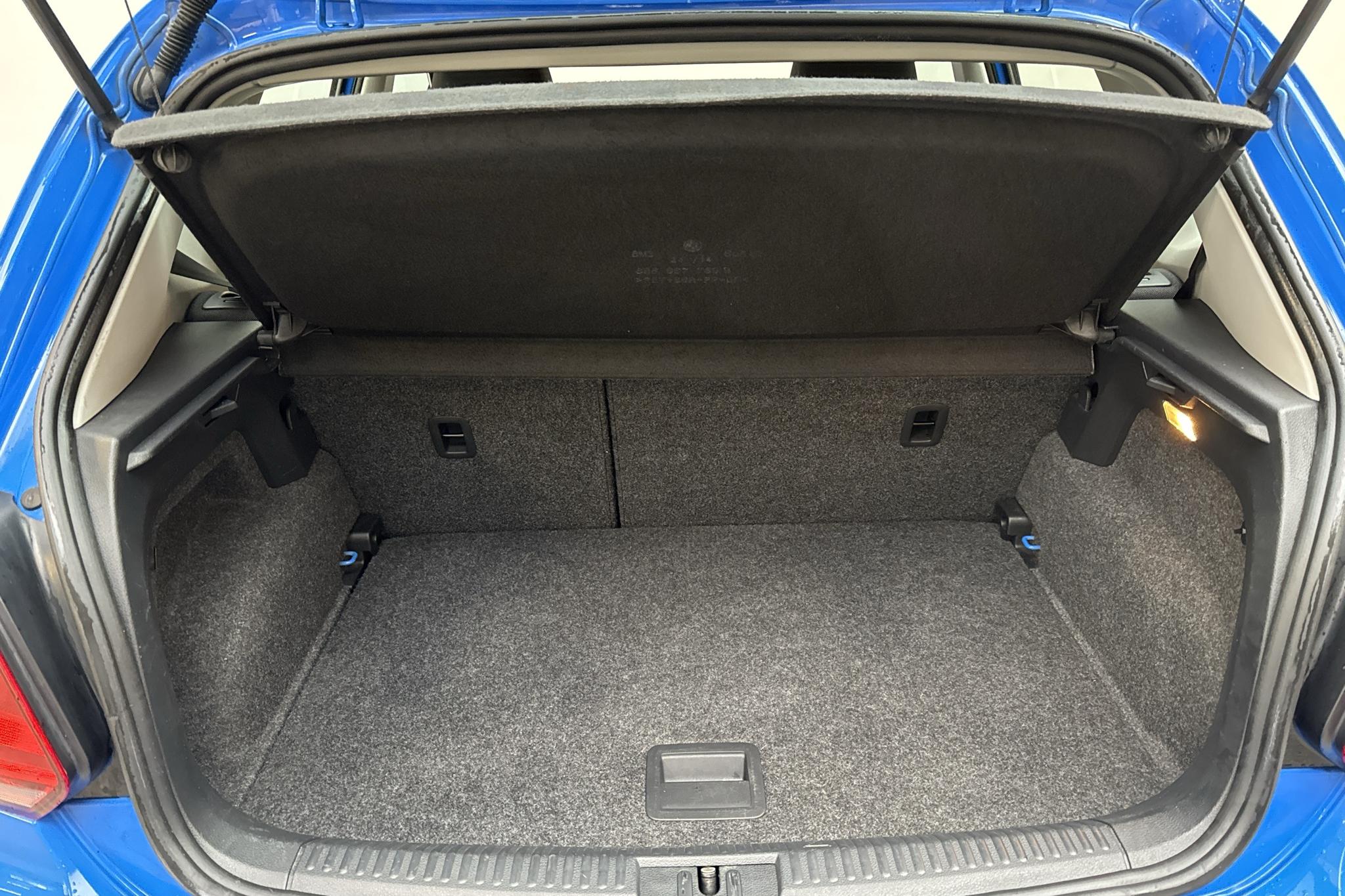 VW Polo 1.2 TSI 5dr (90hk) - 136 260 km - Manual - blue - 2015