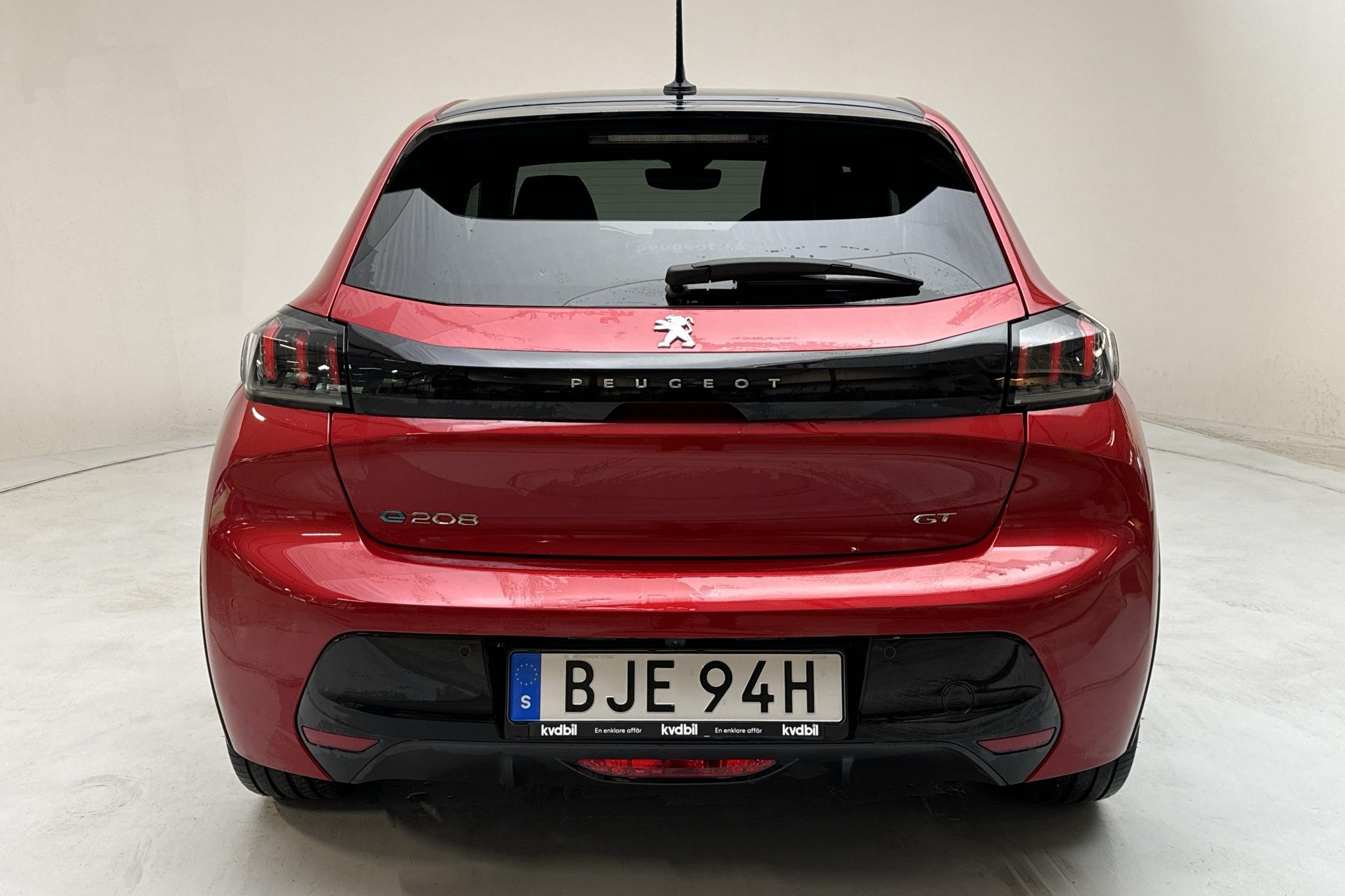 Peugeot e-208 50 kWh 5dr (136hk) - 17 370 km - Automatyczna - czerwony - 2021