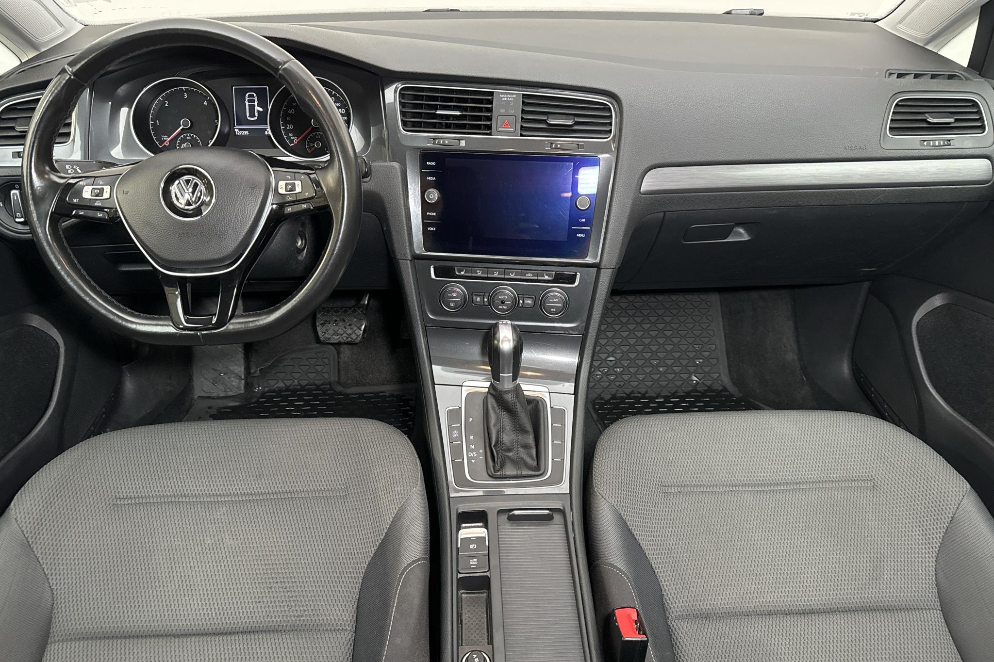 VW Golf VII 1.6 TDI Sportscombi (115hk) - 127 230 km - Automaatne - valge - 2017
