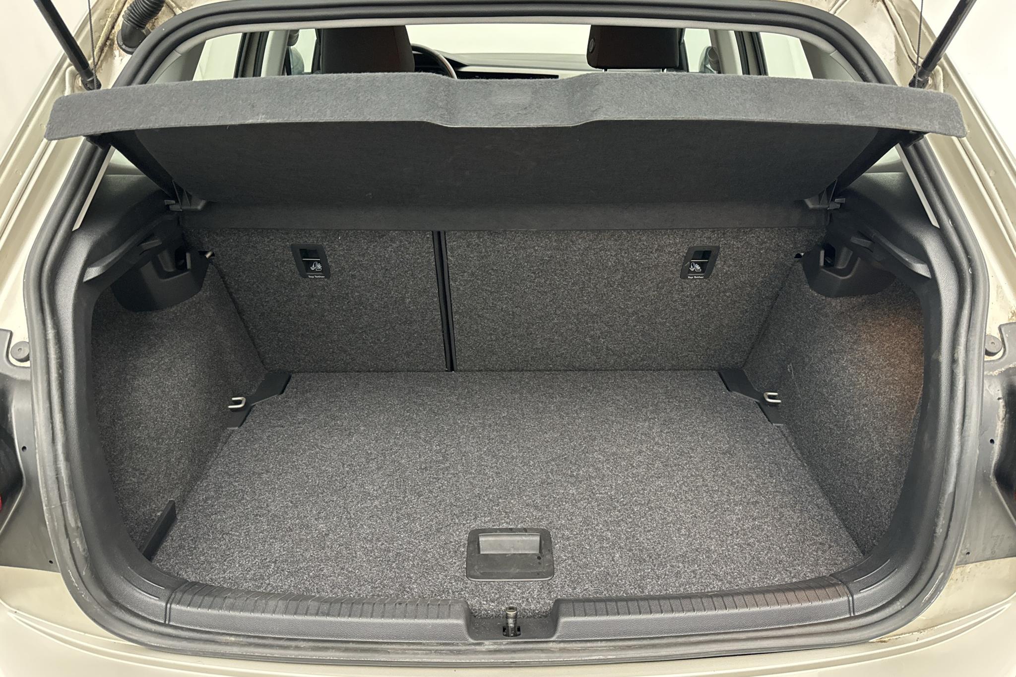 VW Polo 1.0 TSI 5dr (95hk) - 2 360 km - Manual - silver - 2018