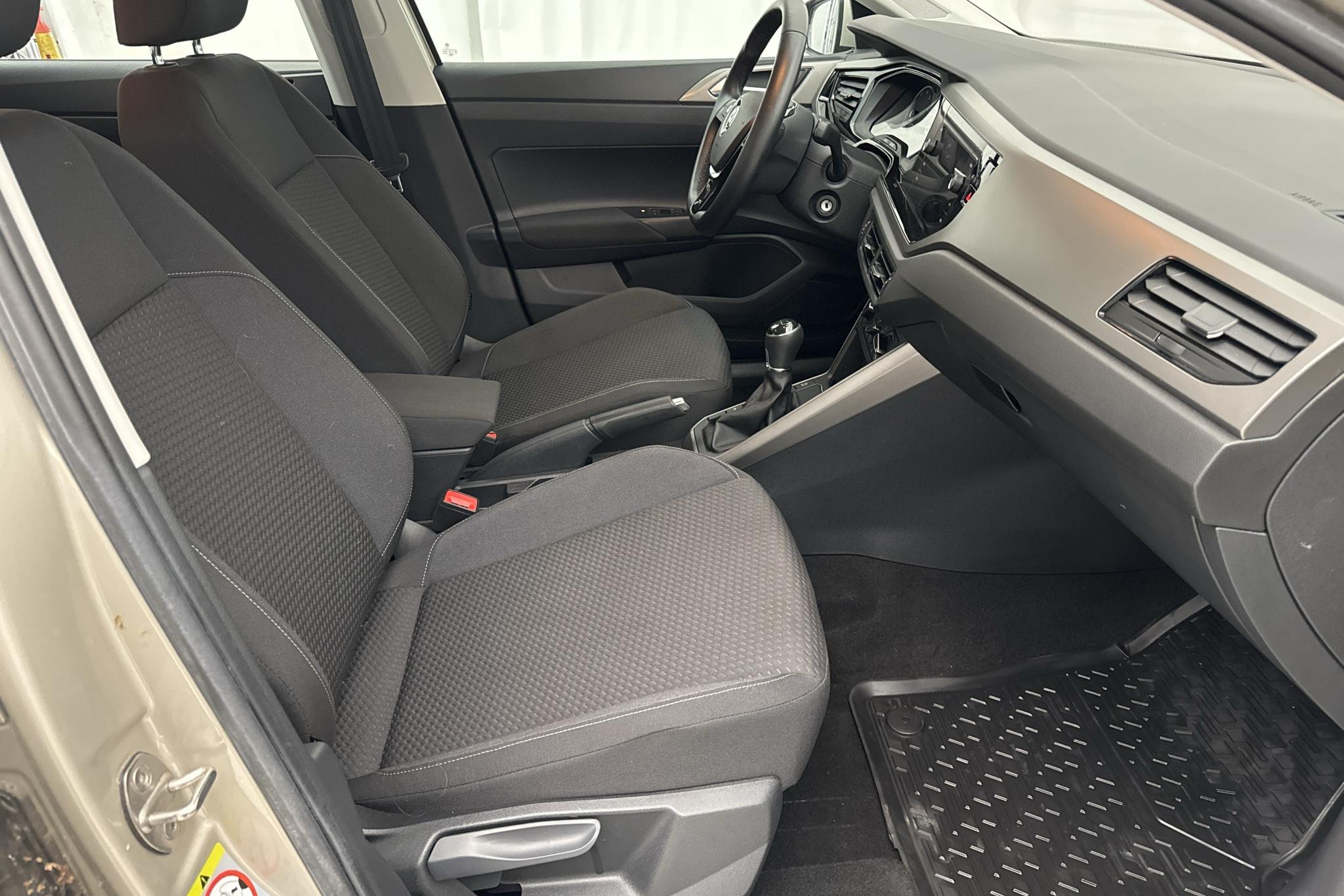 VW Polo 1.0 TSI 5dr (95hk) - 2 360 km - Manual - silver - 2018