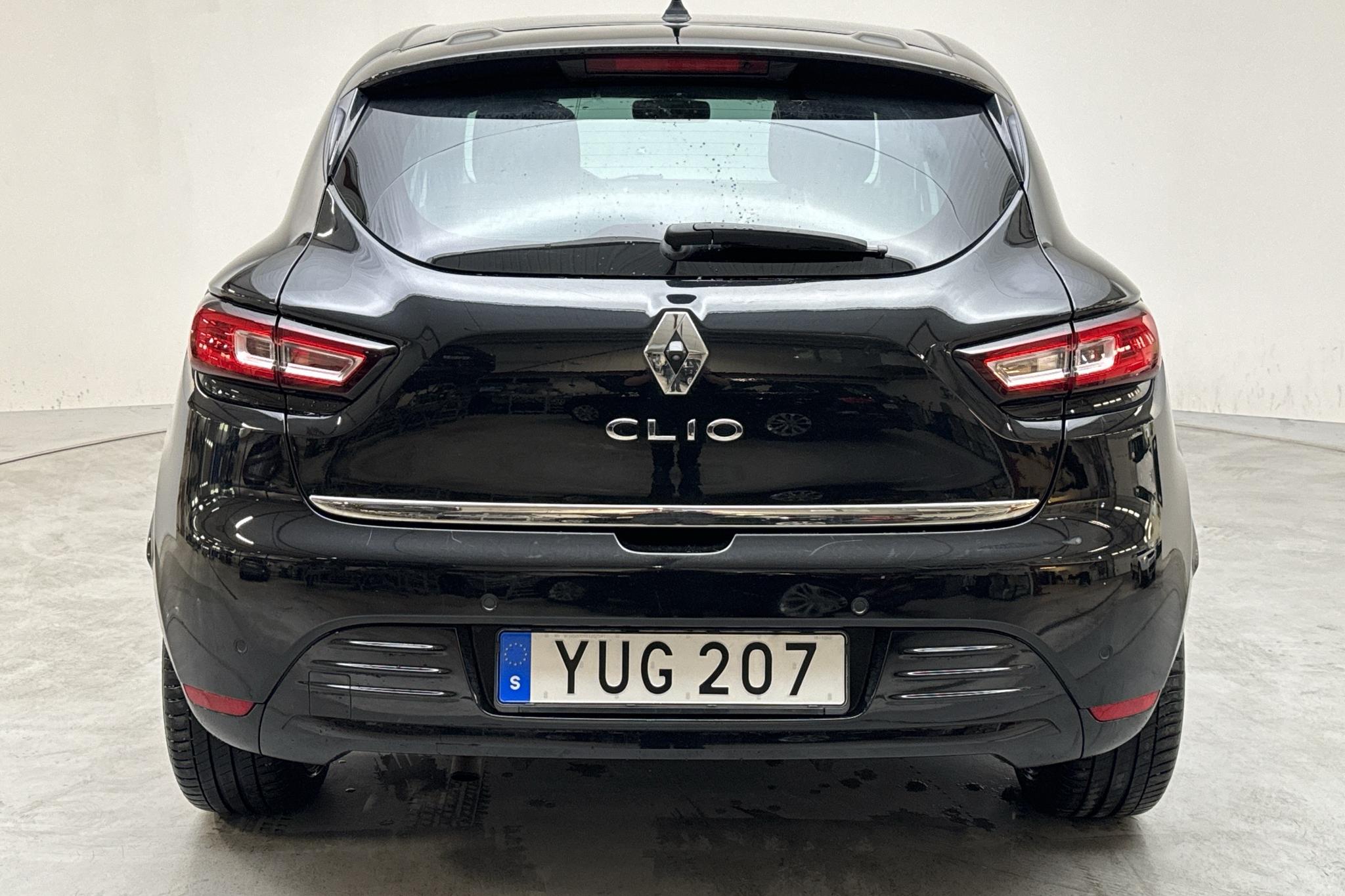 Renault Clio IV 0.9 TCe 90 Sports Tourer (90hk) - 83 400 km - Manual - black - 2019