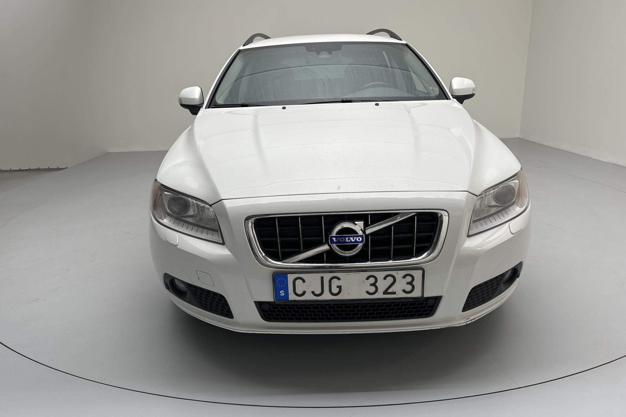 Volvo V70 II 1.6D DRIVe (109hk) - 260 390 km - Manual - white - 2010