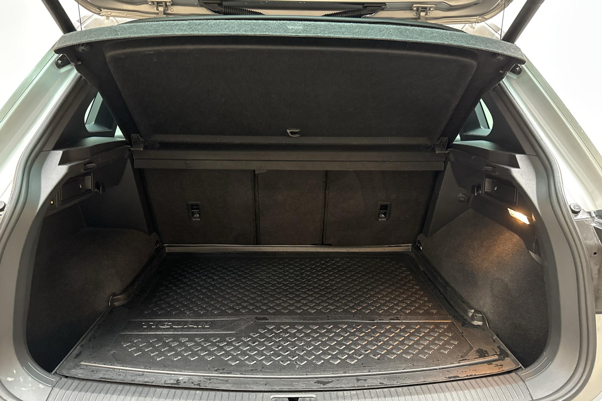 VW Tiguan 2.0 TDI 4MOTION (240hk) - 13 736 mil - Automat - silver - 2018