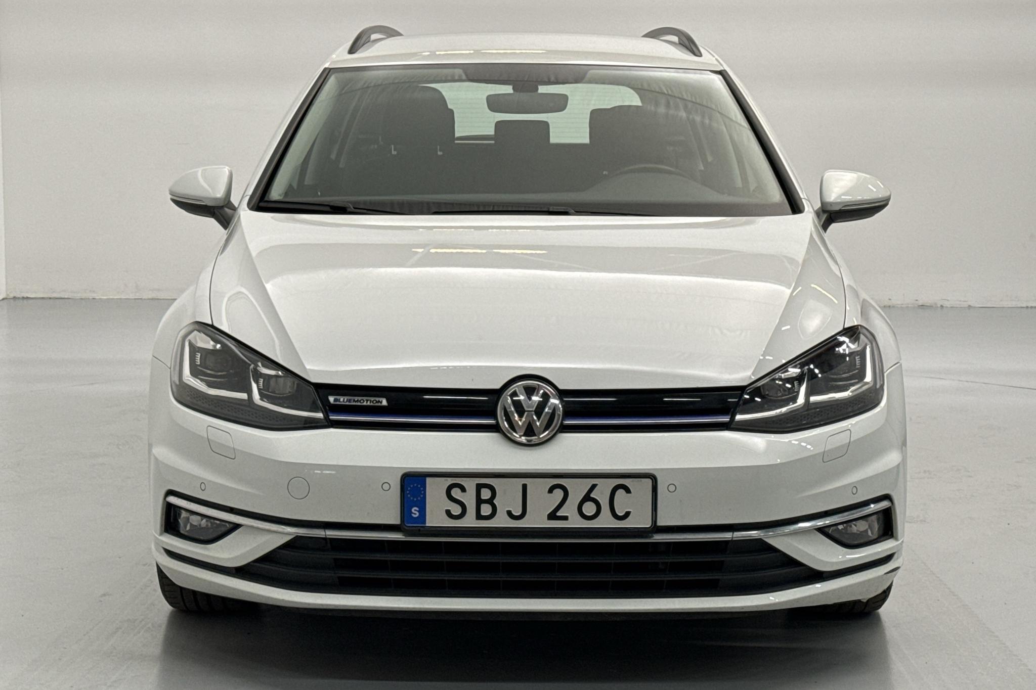 VW Golf VII 1.5 TGI Kombi (130hk) - 34 640 km - Automatyczna - biały - 2020