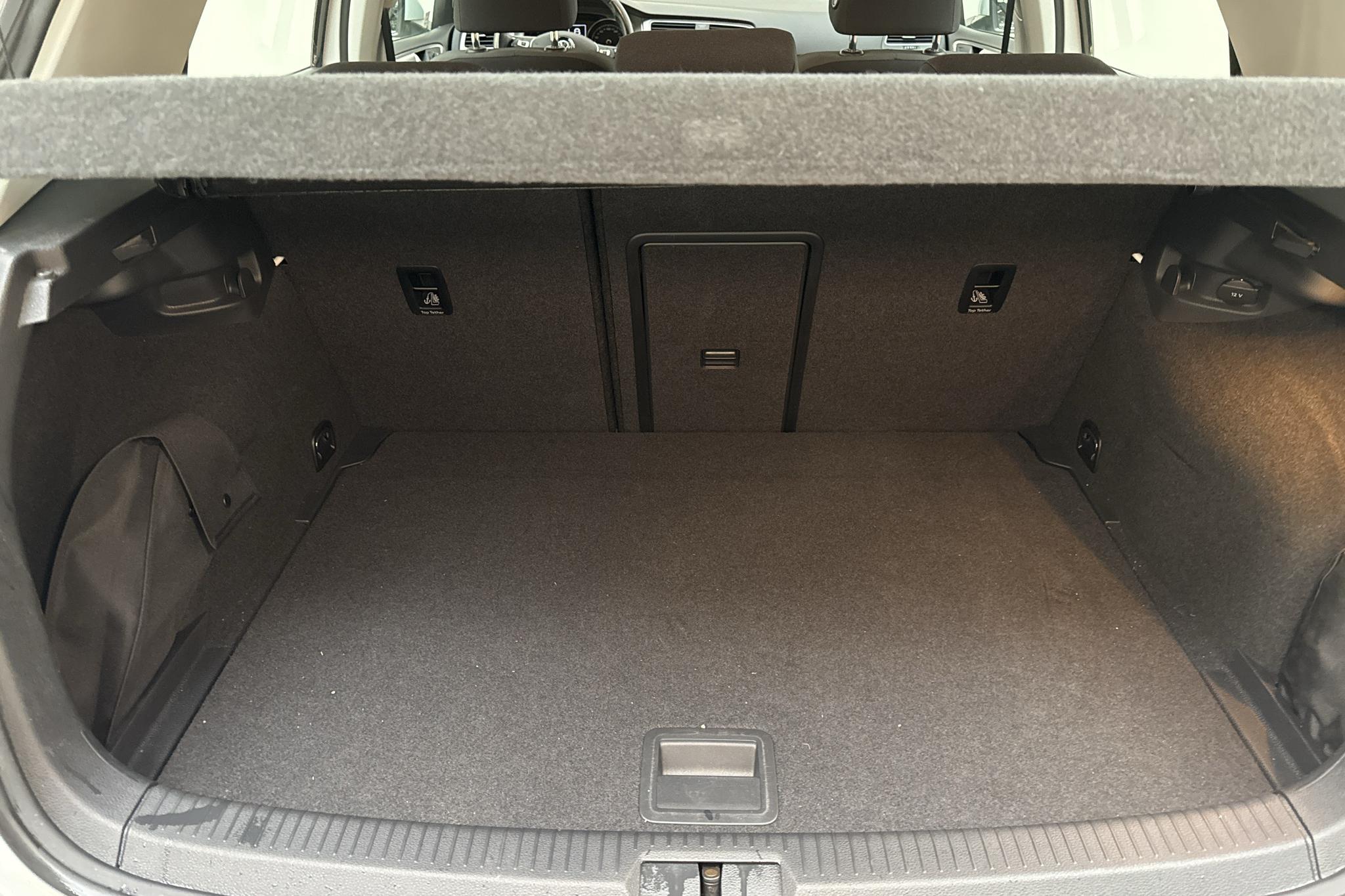 VW Golf VII 1.4 TGI 5dr (110hk) - 3 450 mil - Manuell - vit - 2015