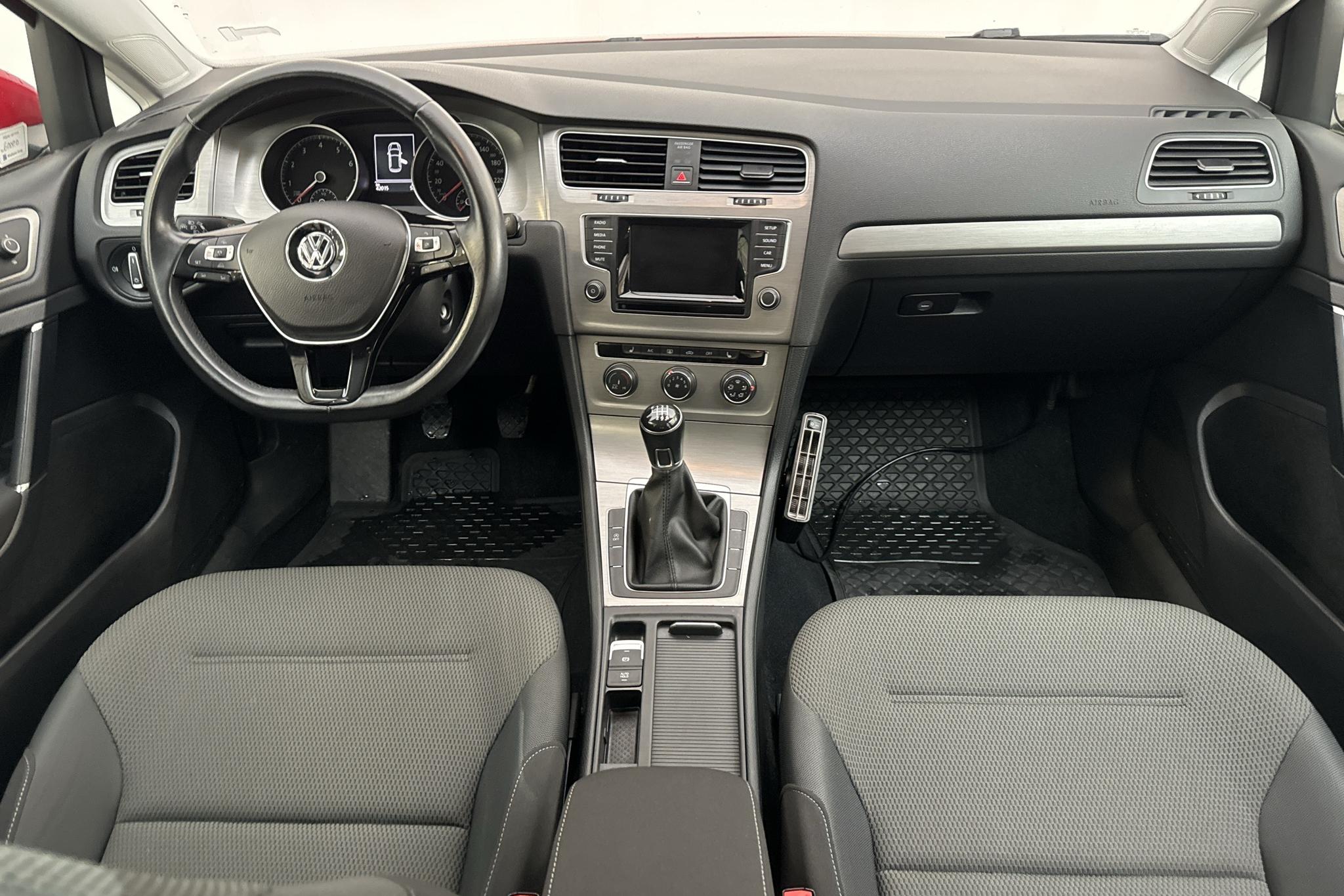 VW Golf VII 1.4 TGI 5dr (110hk) - 42 010 km - Manualna - czerwony - 2015
