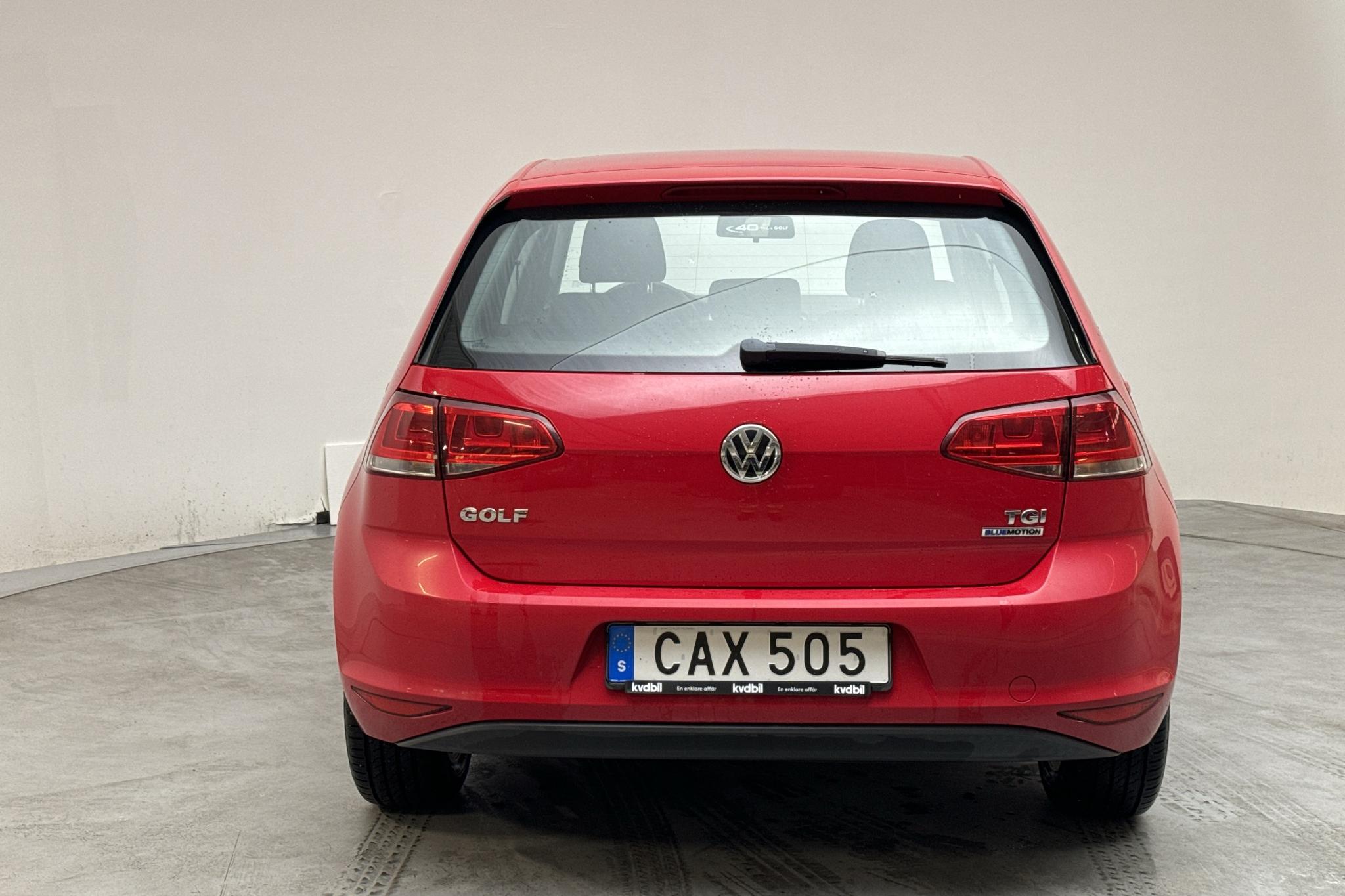 VW Golf VII 1.4 TGI 5dr (110hk) - 42 010 km - Manualna - czerwony - 2015