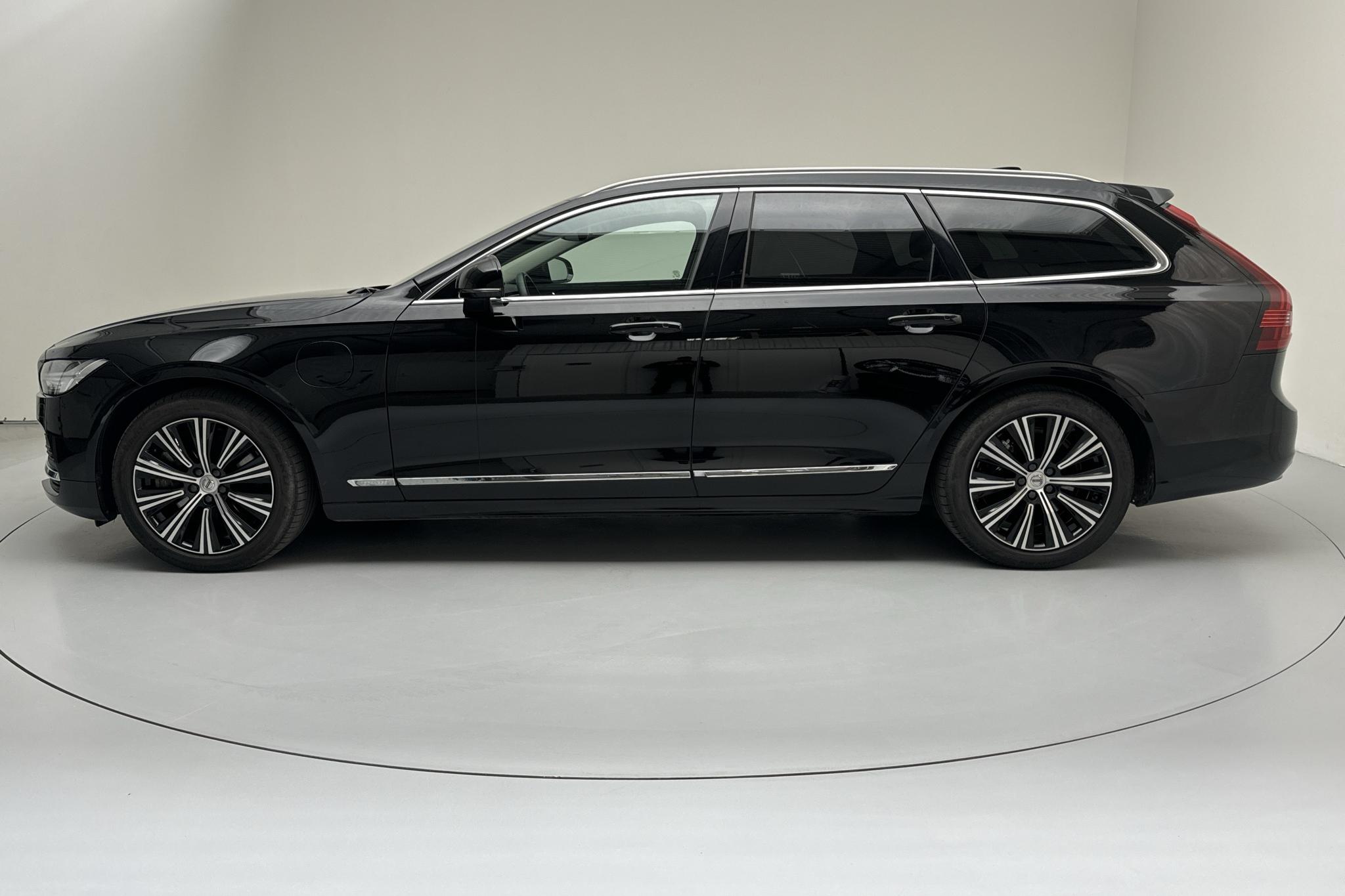 Volvo V90 T6 AWD Recharge (340hk) - 79 250 km - Automaatne - must - 2021