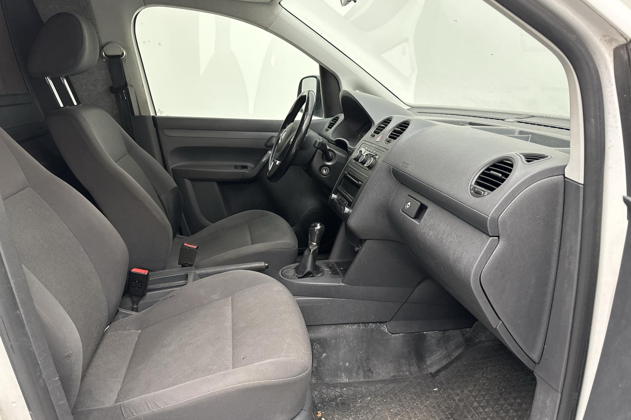 VW Caddy 2.0 TDI Skåp 4-motion (110hk) - 234 520 km - Manual - white - 2015