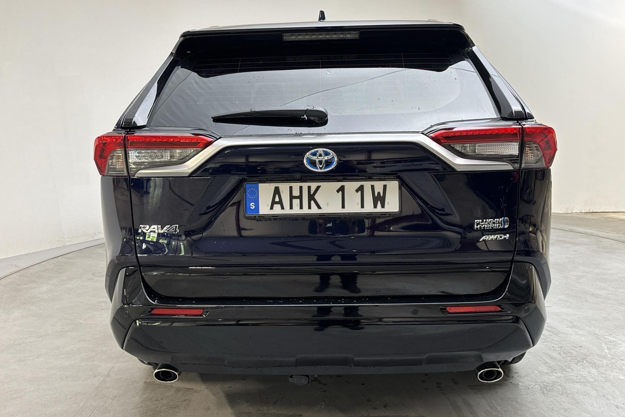 Toyota RAV4 2.5 Plug-in Hybrid AWD (306hk) - 4 690 mil - Automat - Dark Blue - 2021