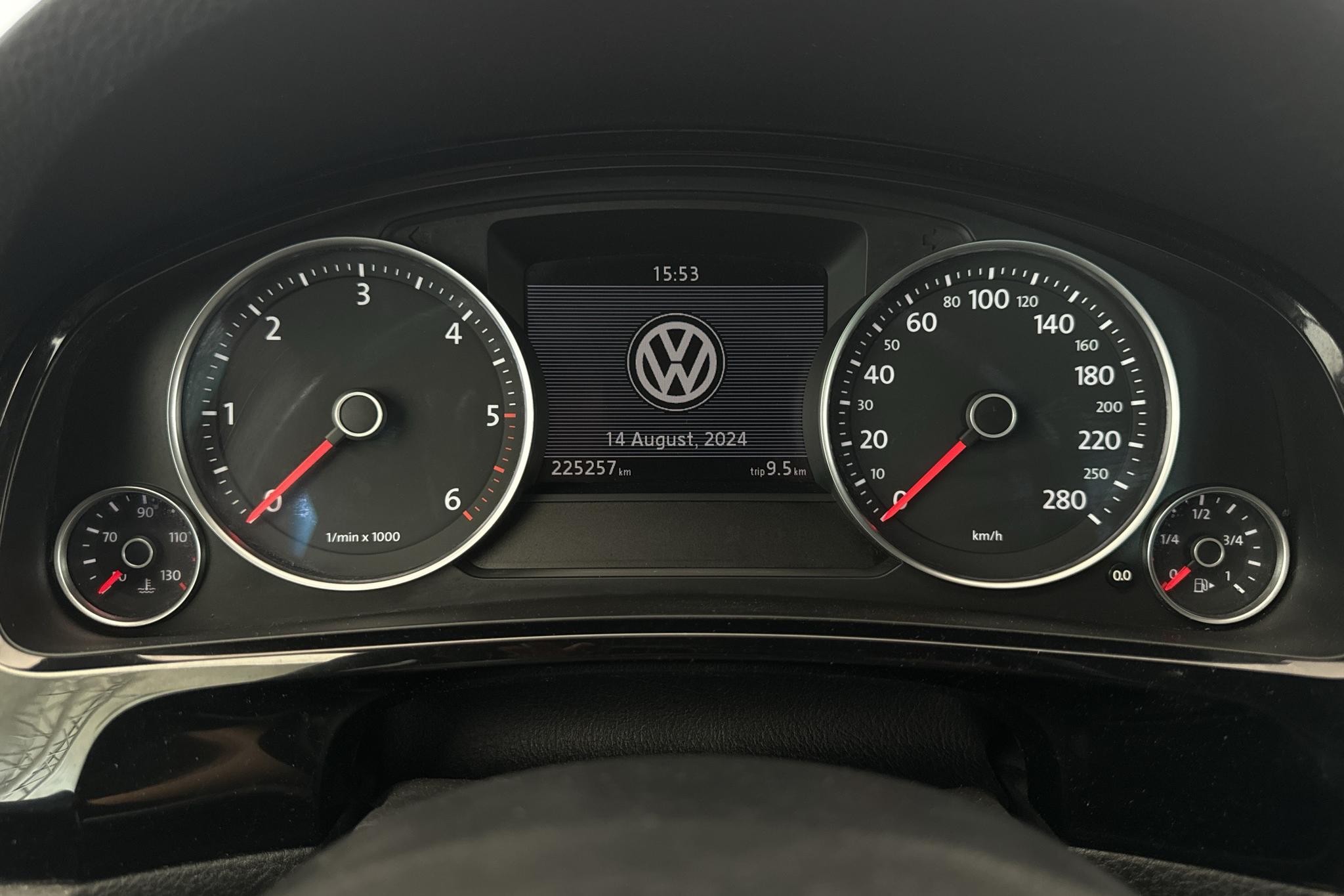 VW Touareg 3.0 TDI BlueMotion Technology (262hk) - 225 250 km - Automatyczna - biały - 2017