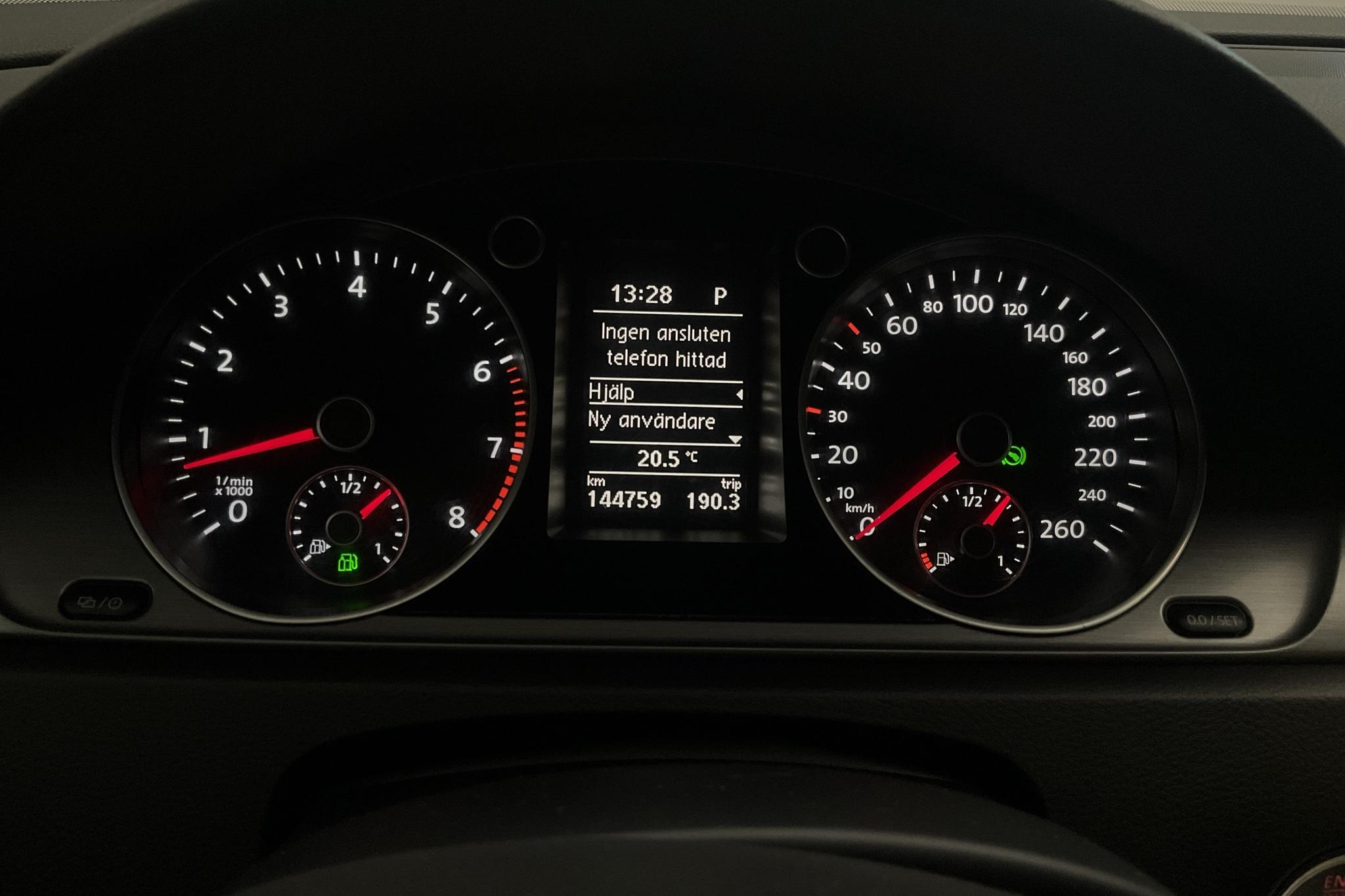 VW Passat 1.4 TSI EcoFuel Variant (150hk) - 144 750 km - Automatic - red - 2014