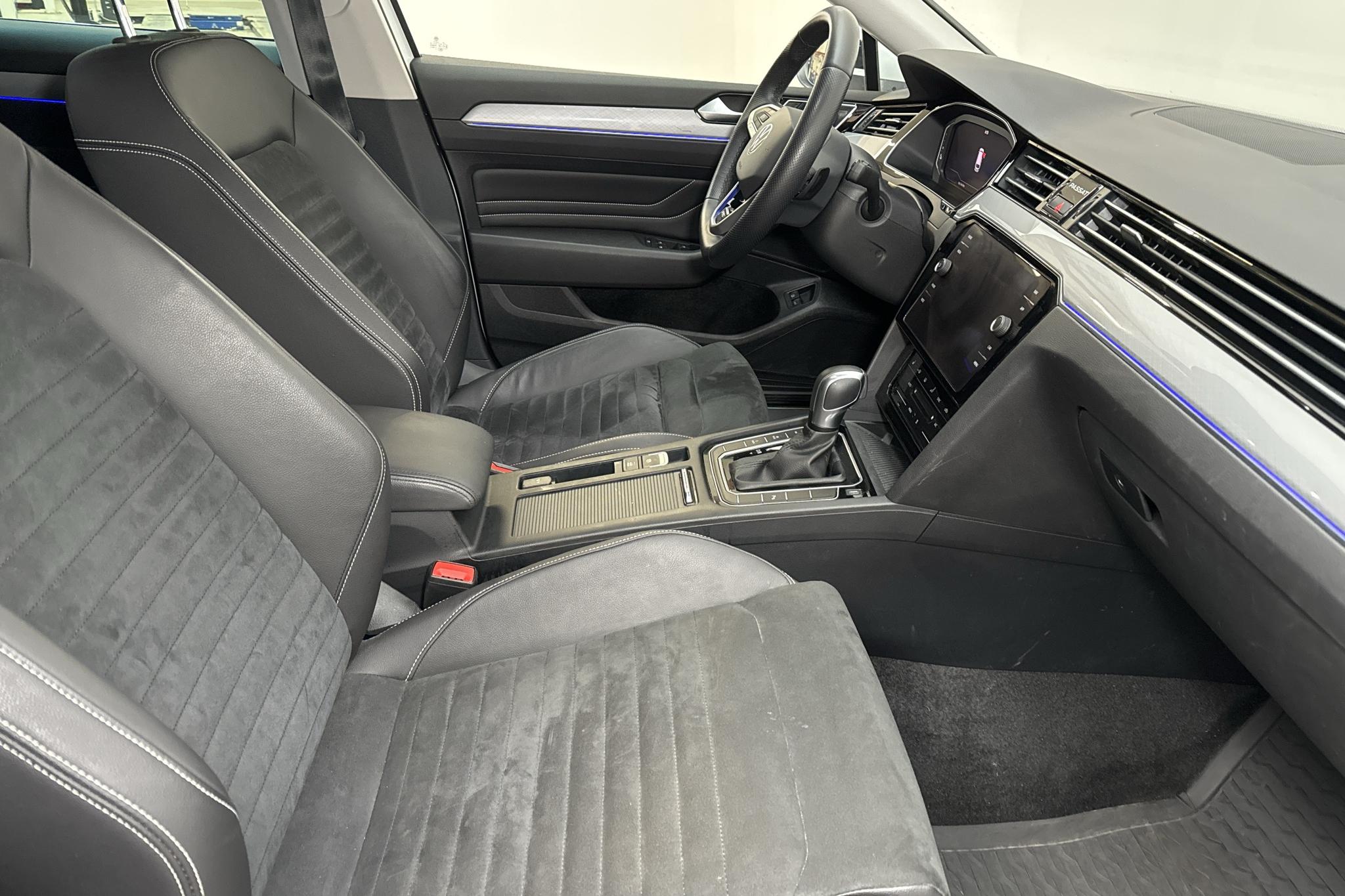 VW Passat 1.4 GTE Sportscombi (218hk) - 6 980 mil - Automat - vit - 2021