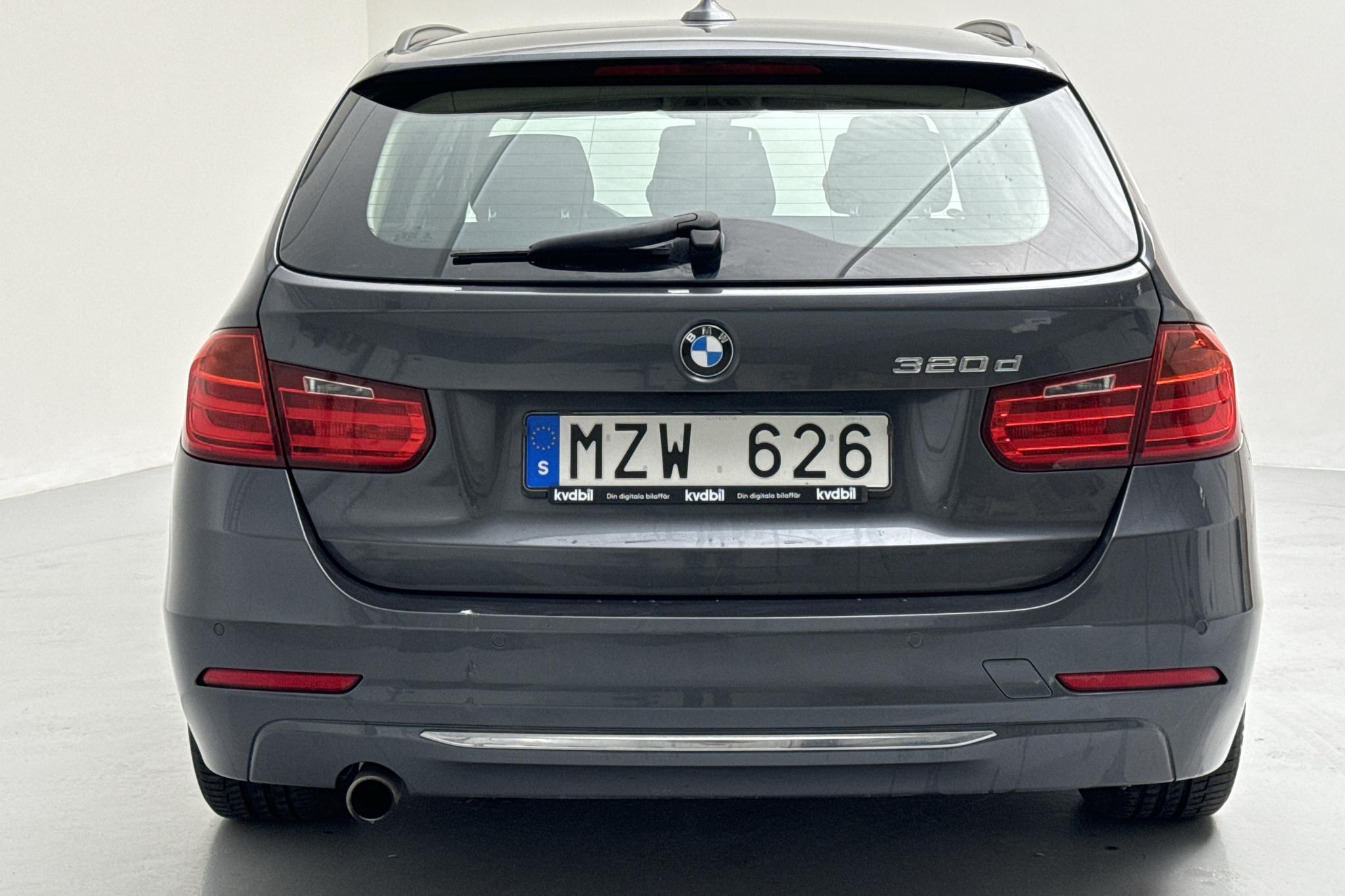 BMW 320d Touring, F31 (184hk) - 23 453 mil - Automat - grå - 2013