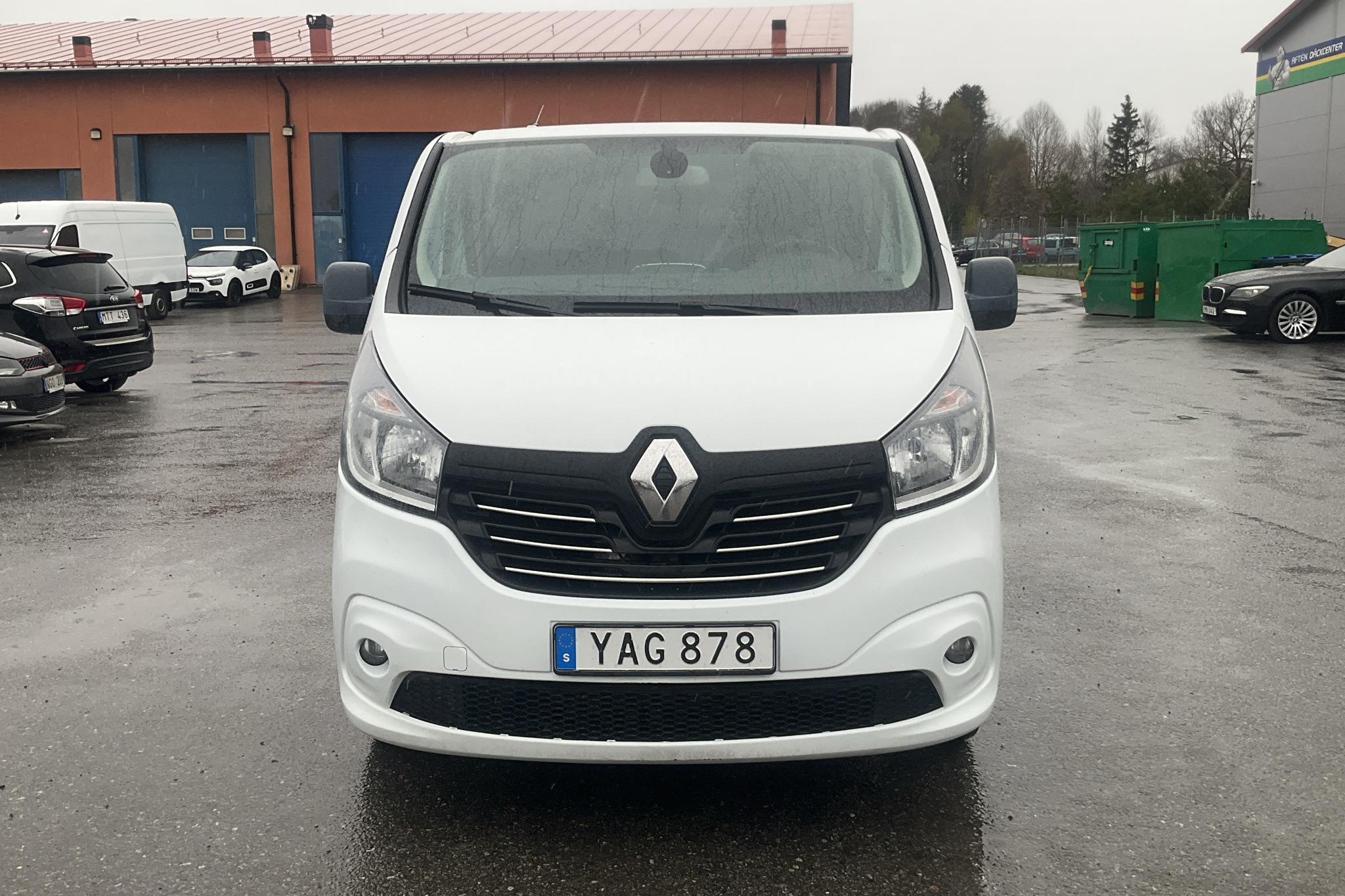 Renault Trafic 1.6 dCi (125hk) - 245 370 km - Käsitsi - valge - 2018
