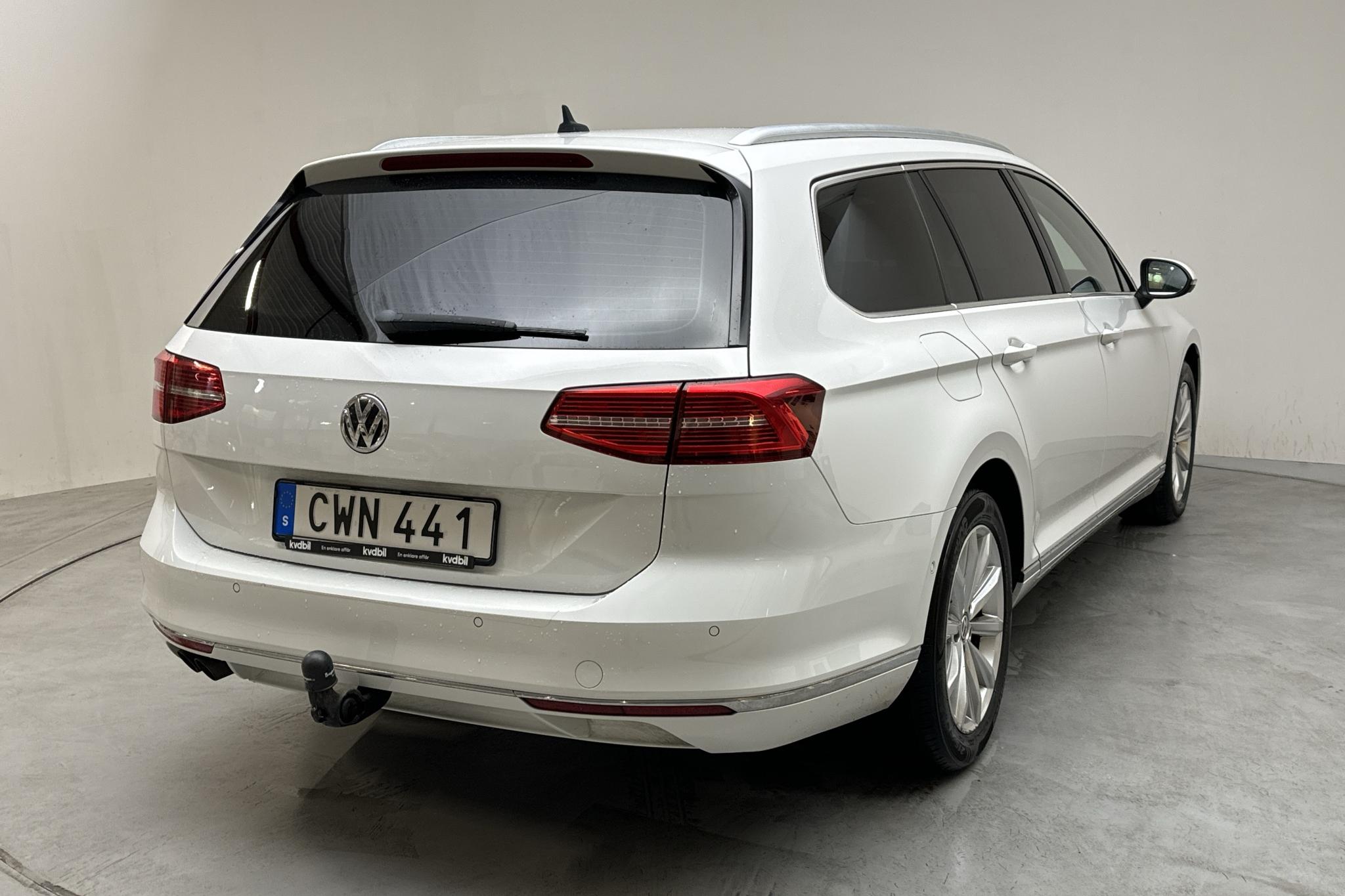 VW Passat 2.0 TDI Sportscombi (190hk) - 119 030 km - Automatyczna - biały - 2015