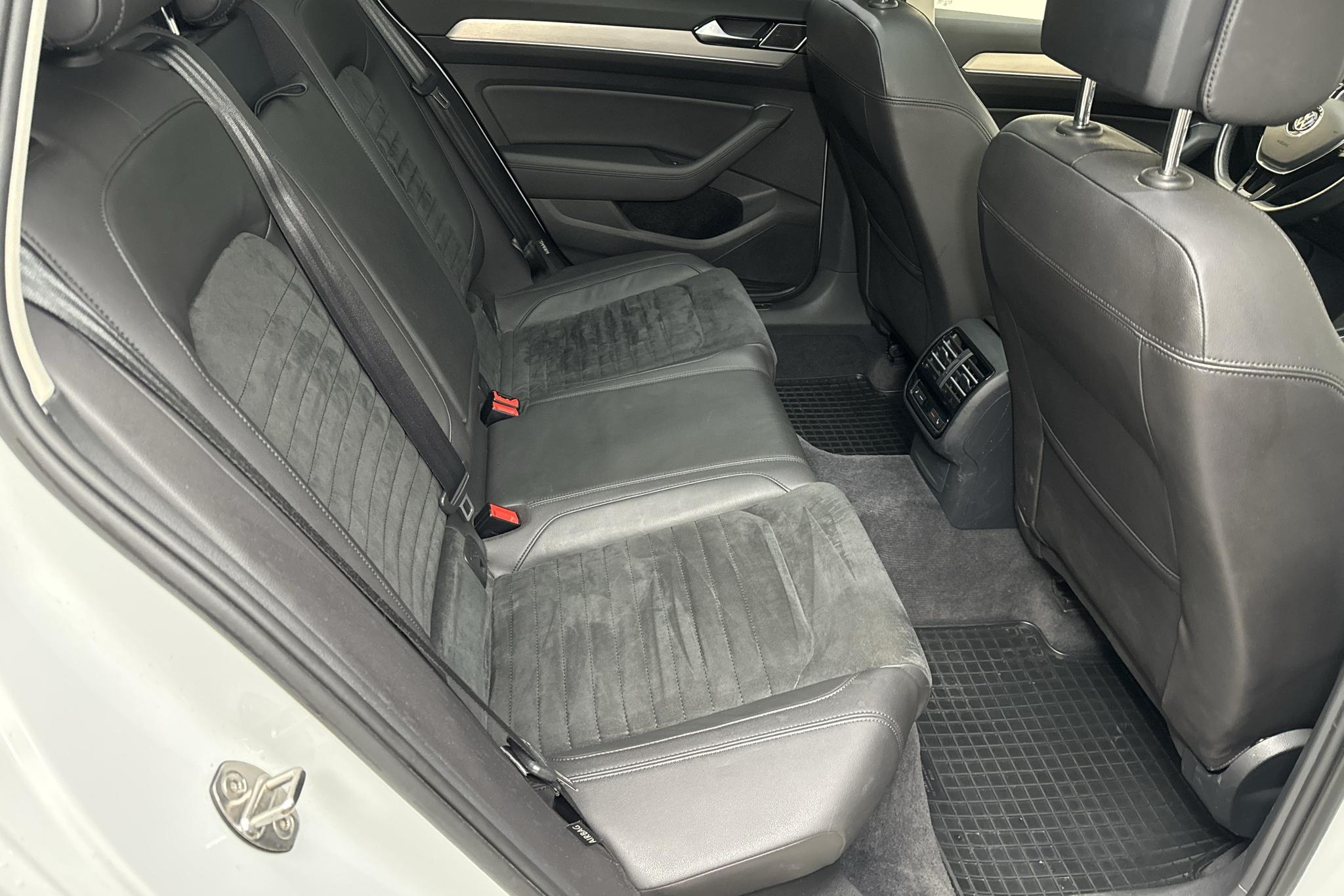 VW Passat 2.0 TDI Sportscombi (190hk) - 11 903 mil - Automat - vit - 2015