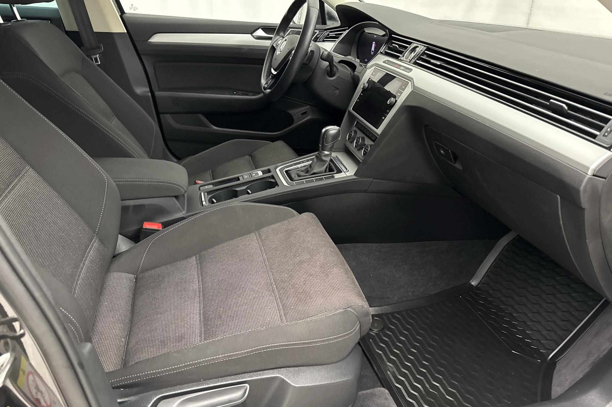 VW Passat 1.5 TSI Sportscombi (150hk) - 52 930 km - Automatyczna - Dark Grey - 2019