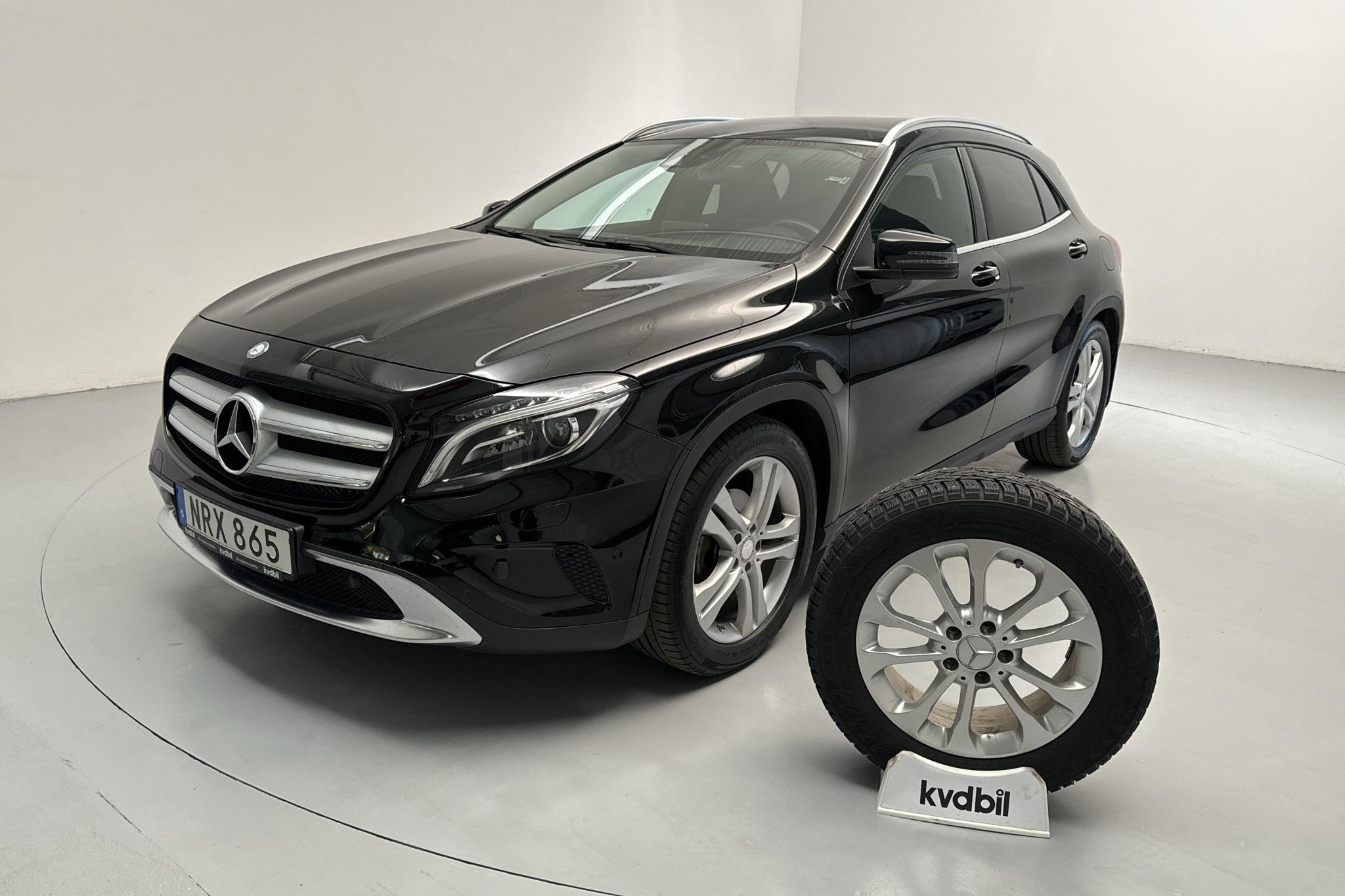 Mercedes GLA 220 d 4MATIC X156 (170hk) - 109 390 km - Automaatne - must - 2017
