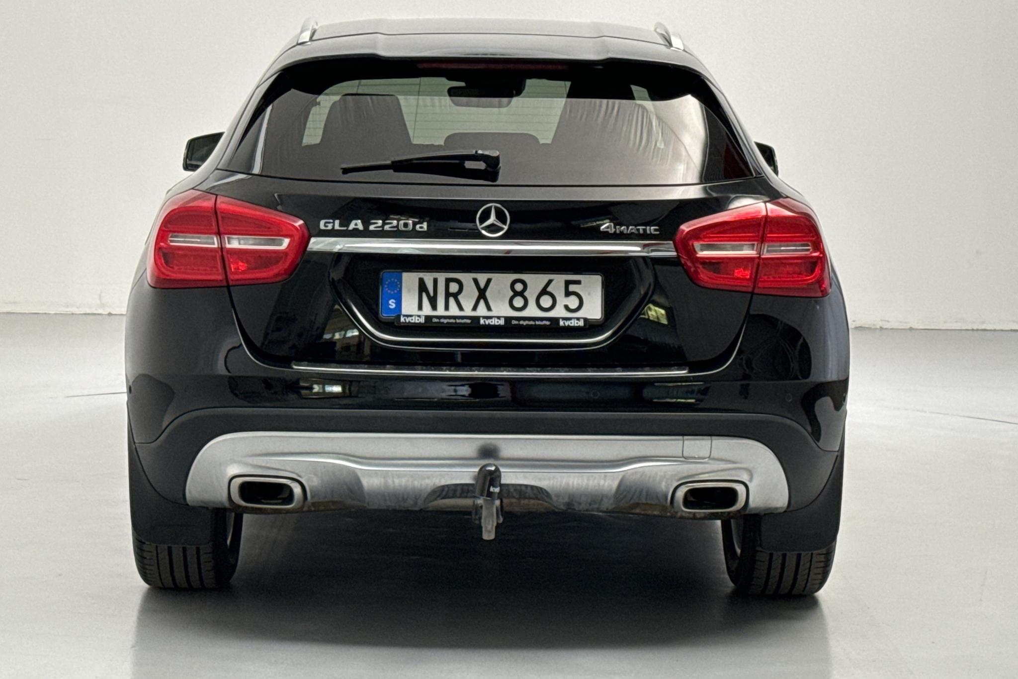 Mercedes GLA 220 d 4MATIC X156 (170hk) - 109 390 km - Automatyczna - czarny - 2017