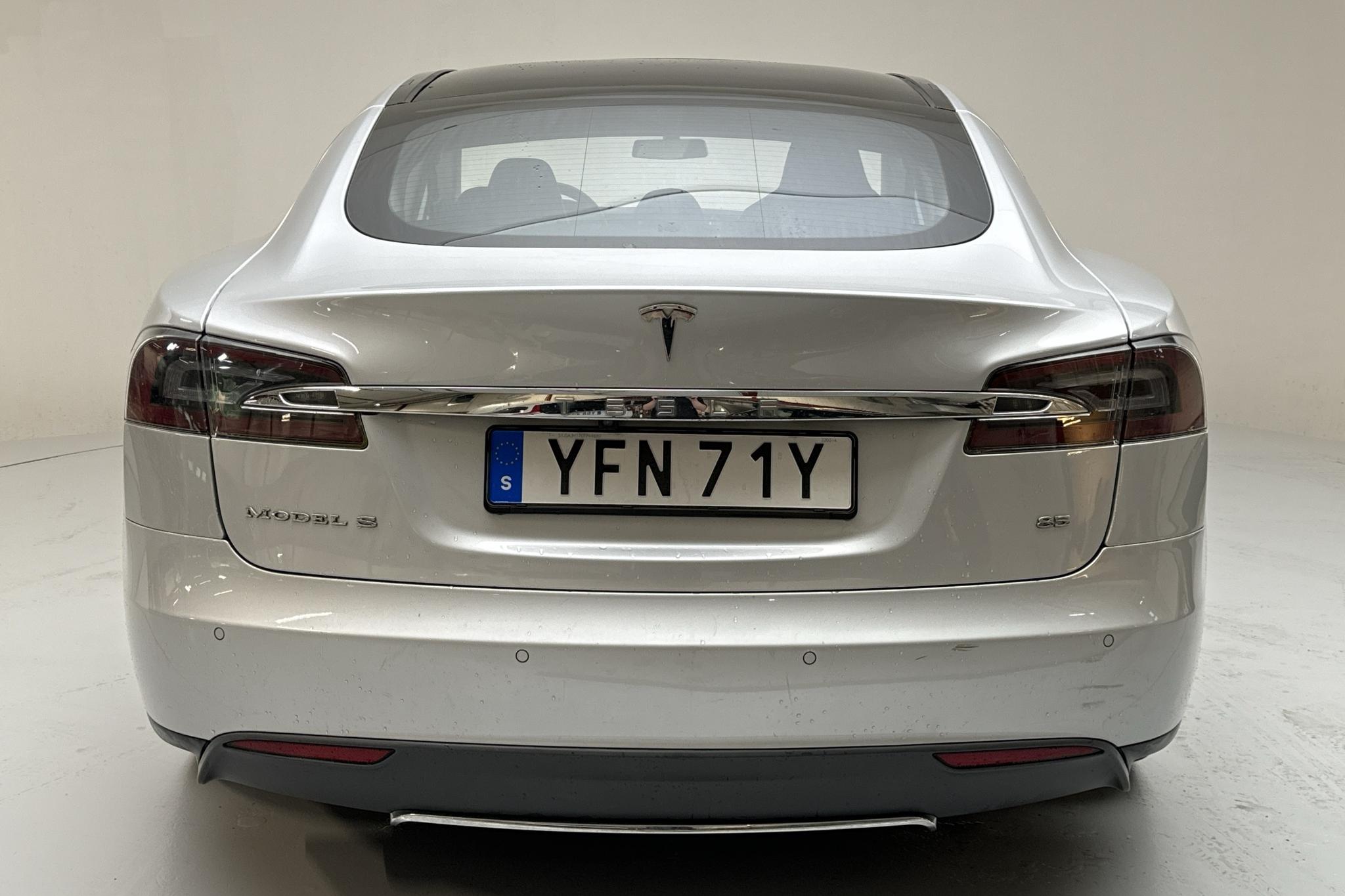 Tesla Model S 85 (367hk) - 170 860 km - Automatyczna - srebro - 2014