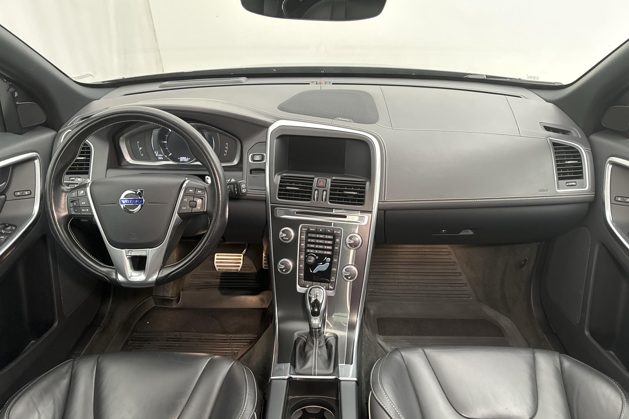 Volvo XC60 D4 AWD (190hk) - 20 160 mil - Automat - grå - 2017