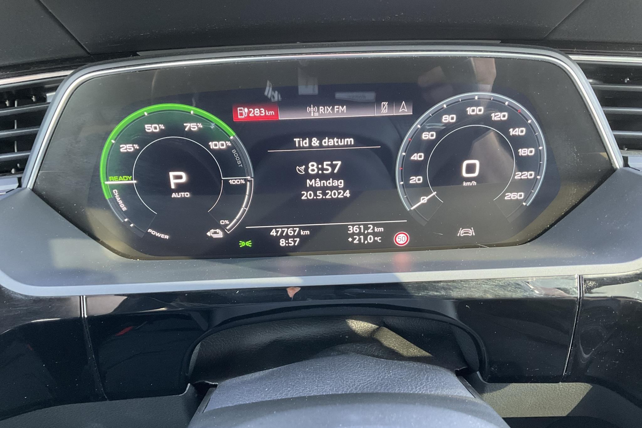 Audi e-tron 55 quattro 95 kWh (360hk) - 47 770 km - Automaatne - hall - 2019