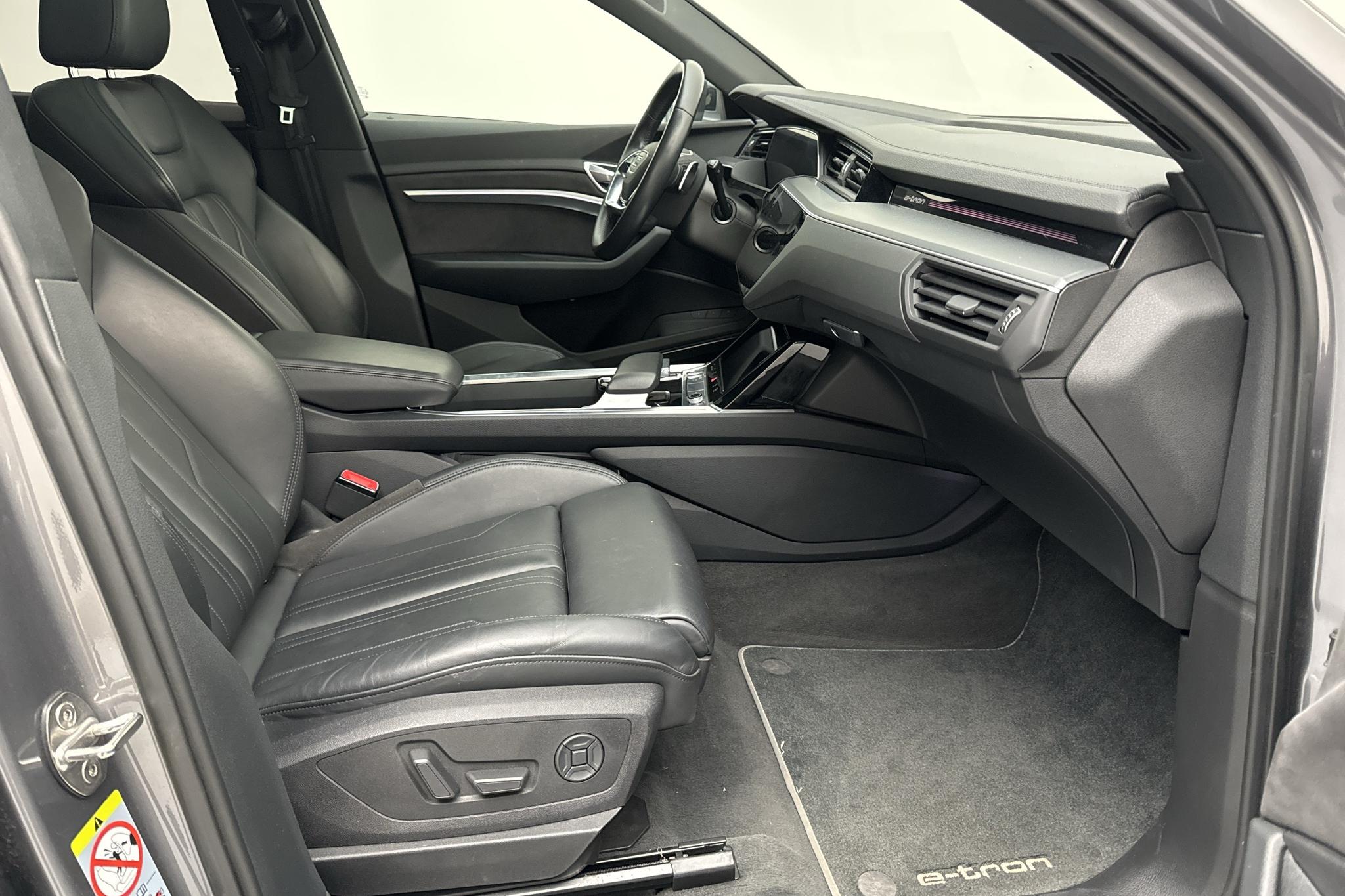 Audi e-tron 55 quattro 95 kWh (360hk) - 47 770 km - Automatic - gray - 2019